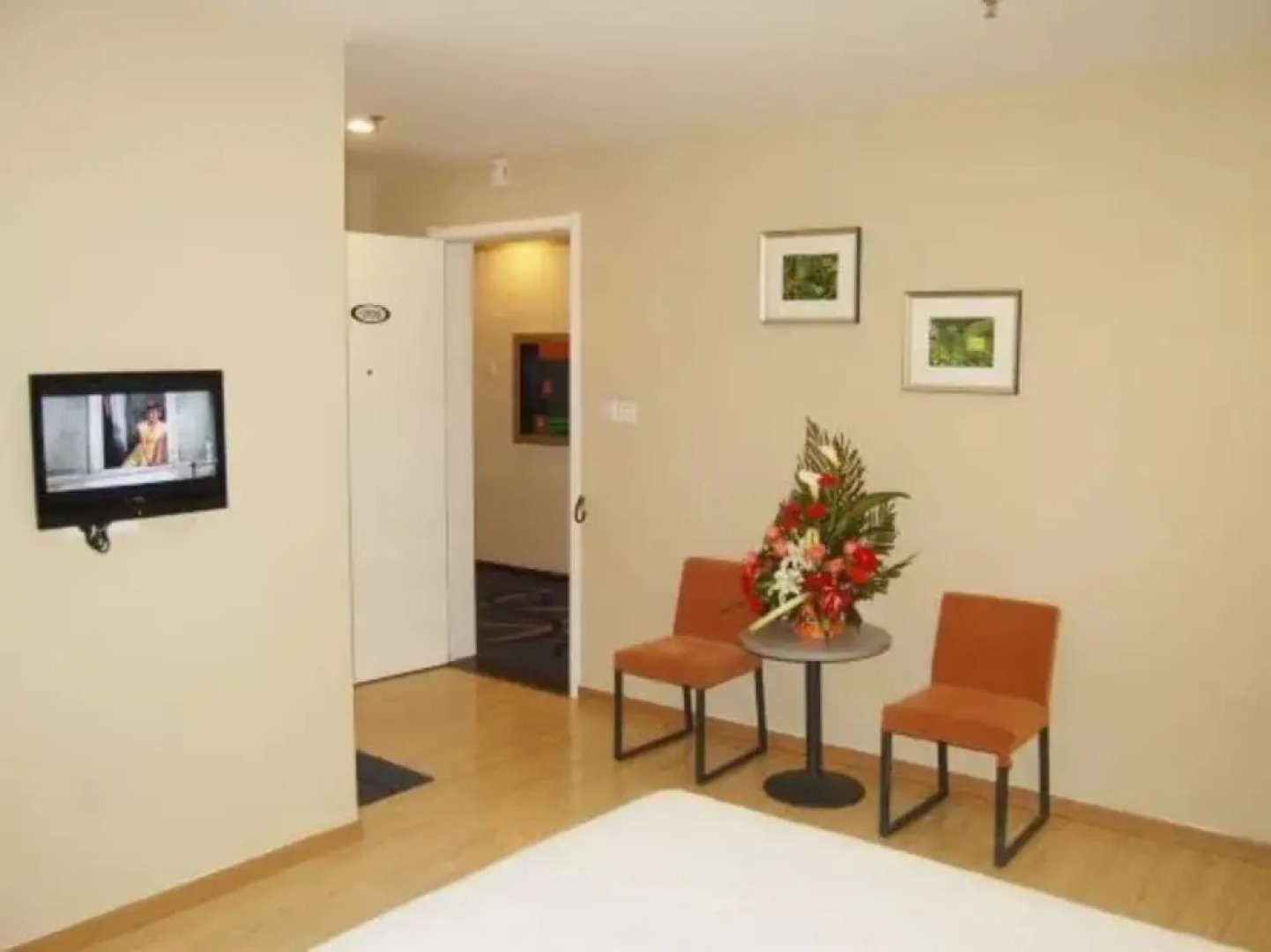 Luoyang Aviation E-Home Inn