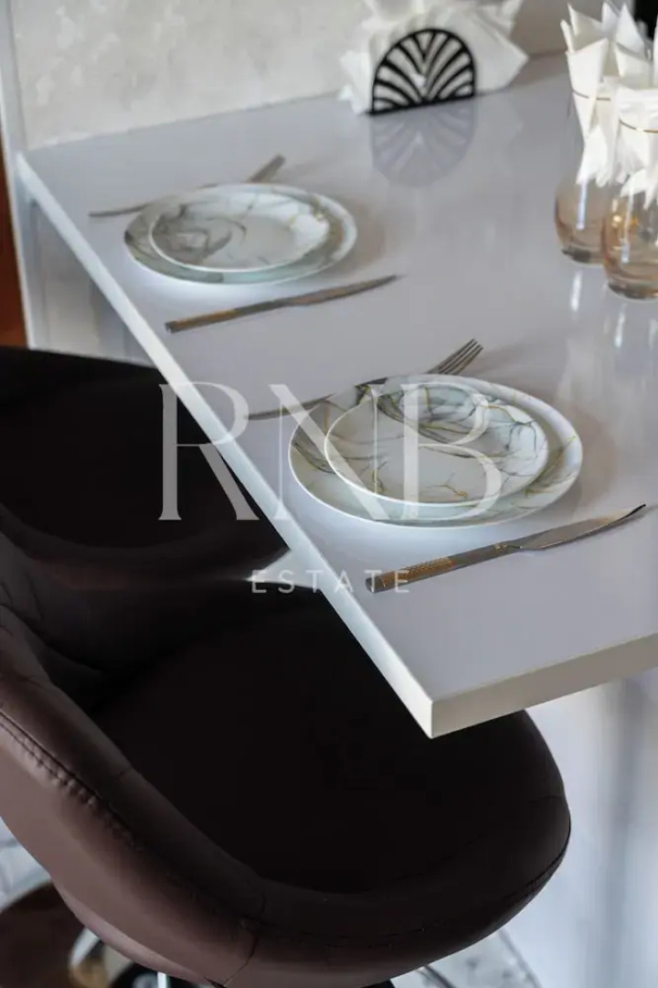 Kamolon 113 by RNB estate