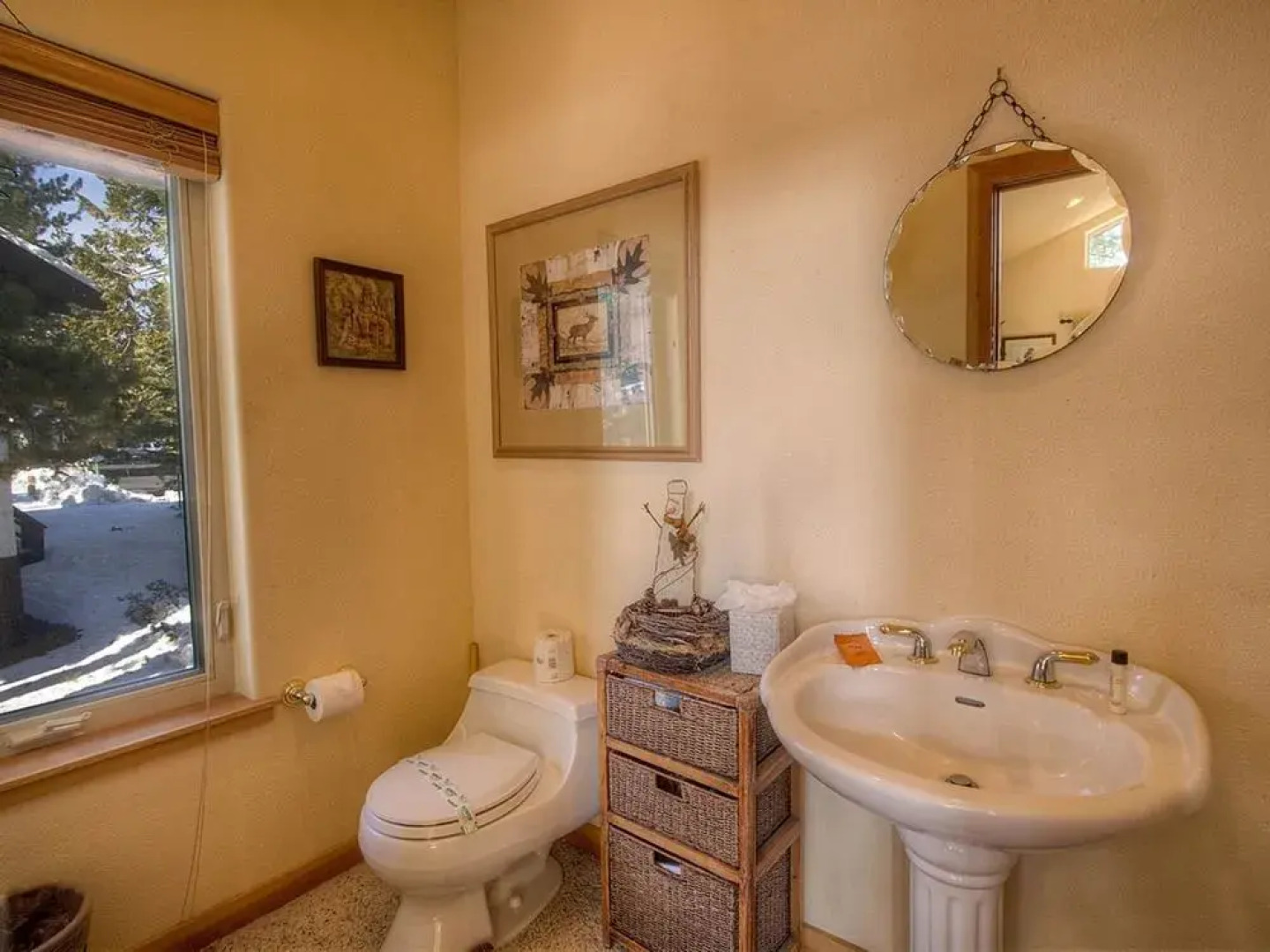 Luxurious Lower Tyrolian Village 3 Br chalet by RedAwning