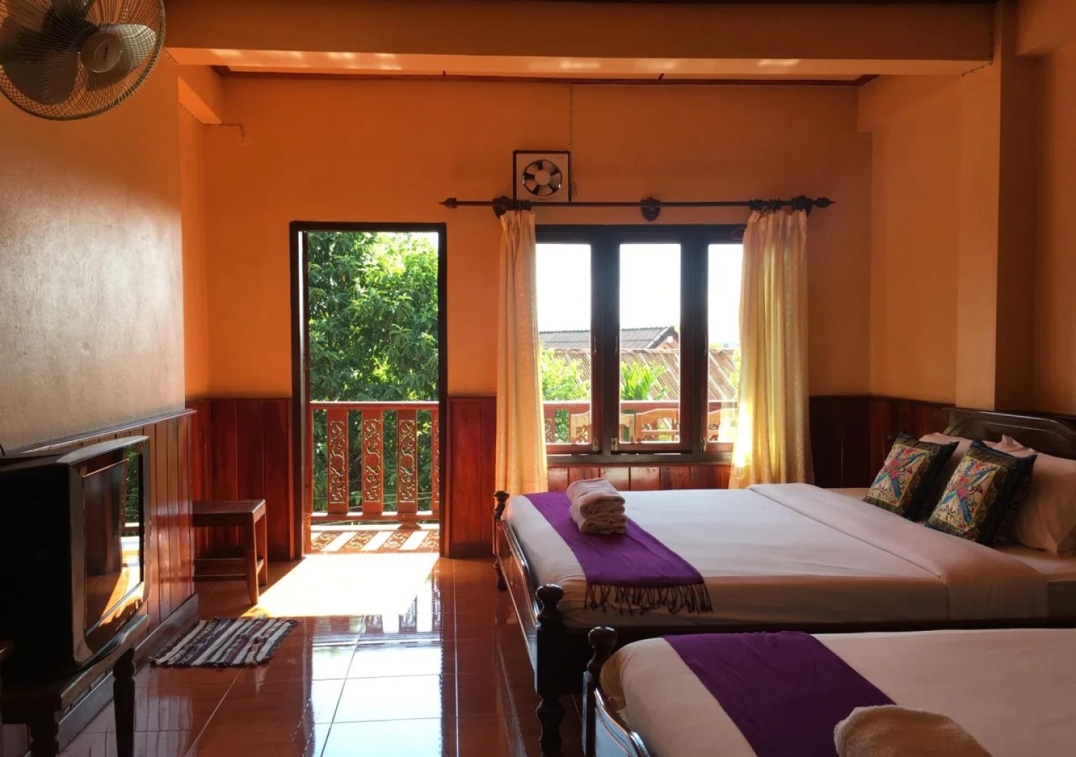 Mountain Riverview Guesthouse