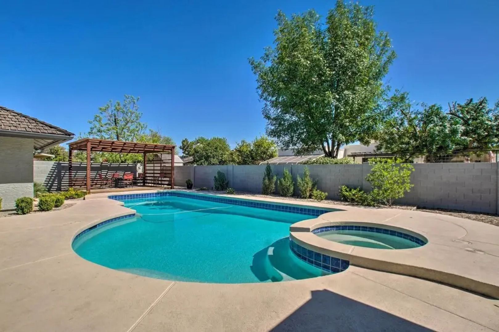 Modern Mesa Escape w/ Pool < 5 Mi to Downtown