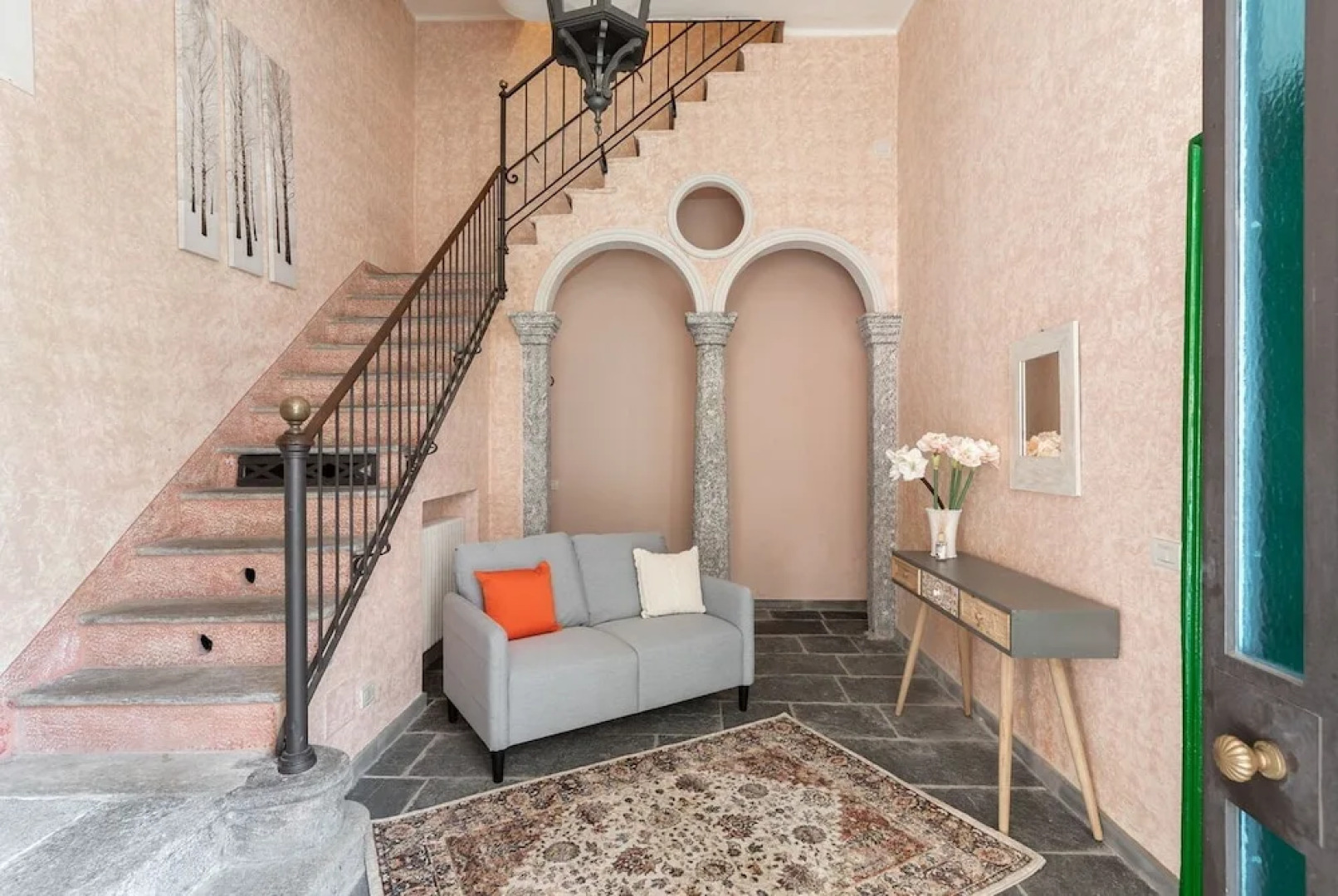 Elisabeth in Villa with Private Parking