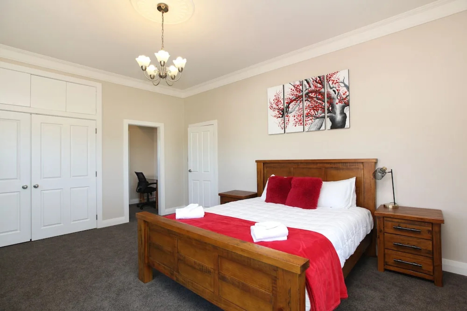 Luxury 3Brm Mannor in Temple View