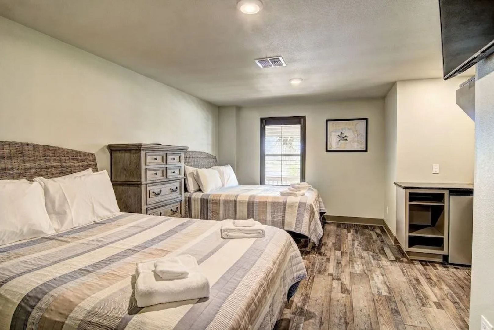 Flat's B - 3 Br Cottage