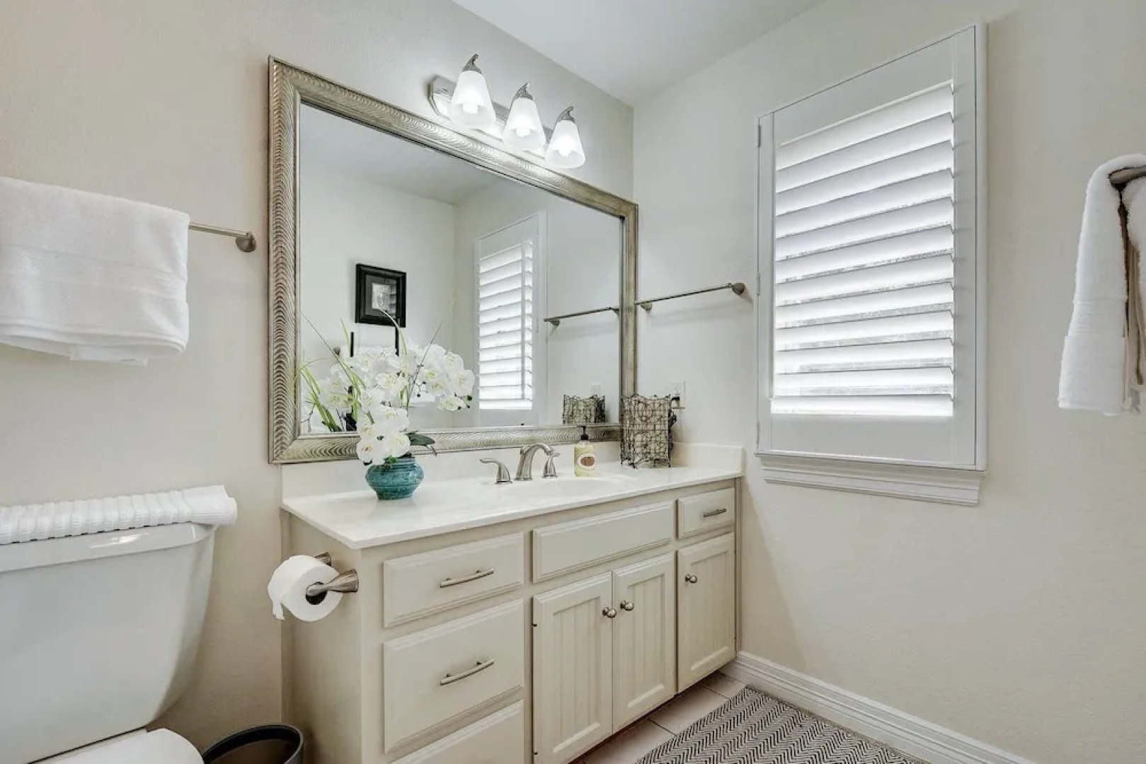 Palatial Spicewood Home and Cabin by RedAwning