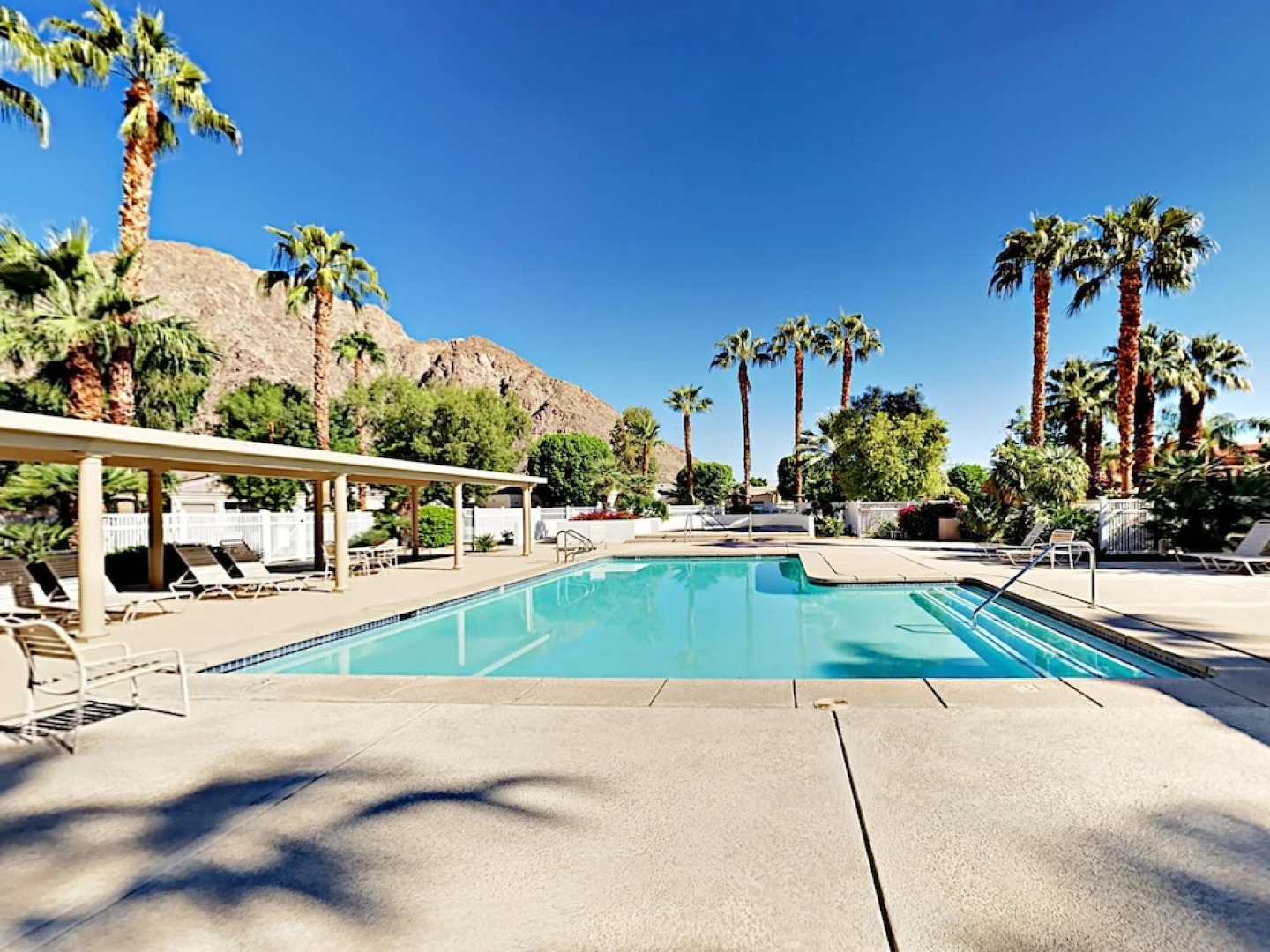 Oak Tree Condominium 3 Bedrooms 2 Bathrooms Condo