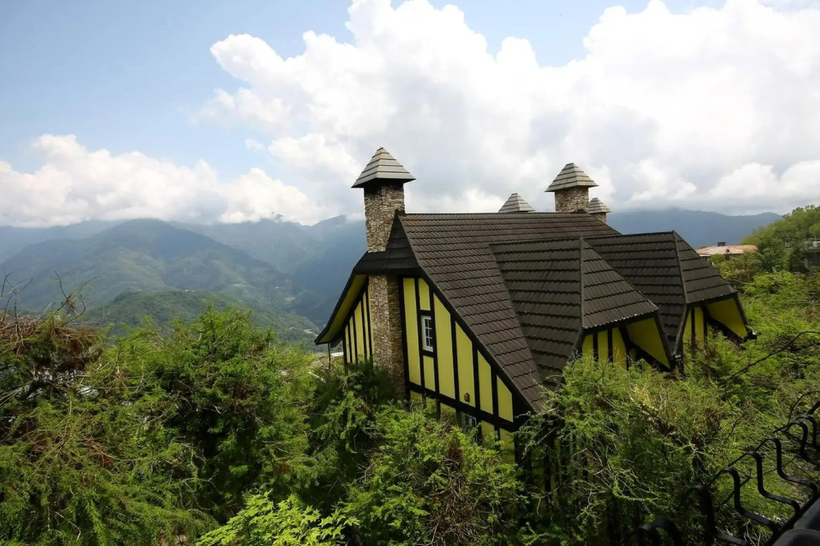 Provence Rose Lodge in Ching Jing