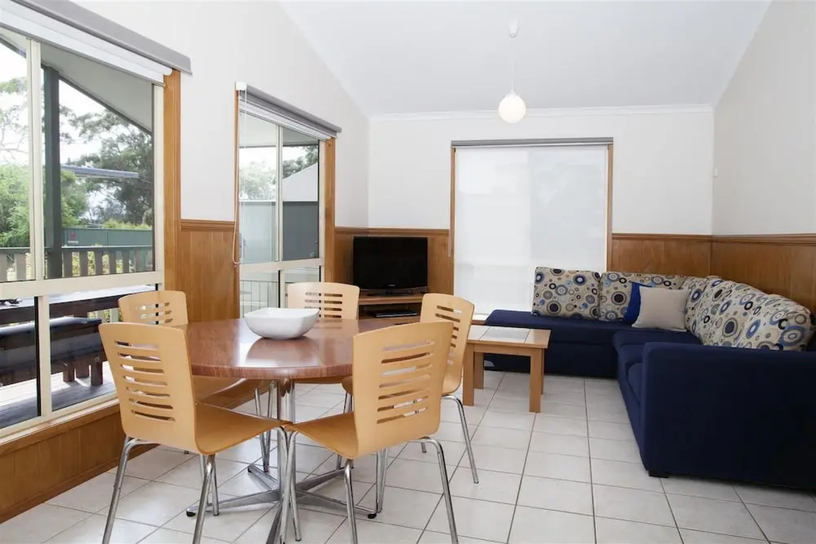 Holiday Haven Swan Lake