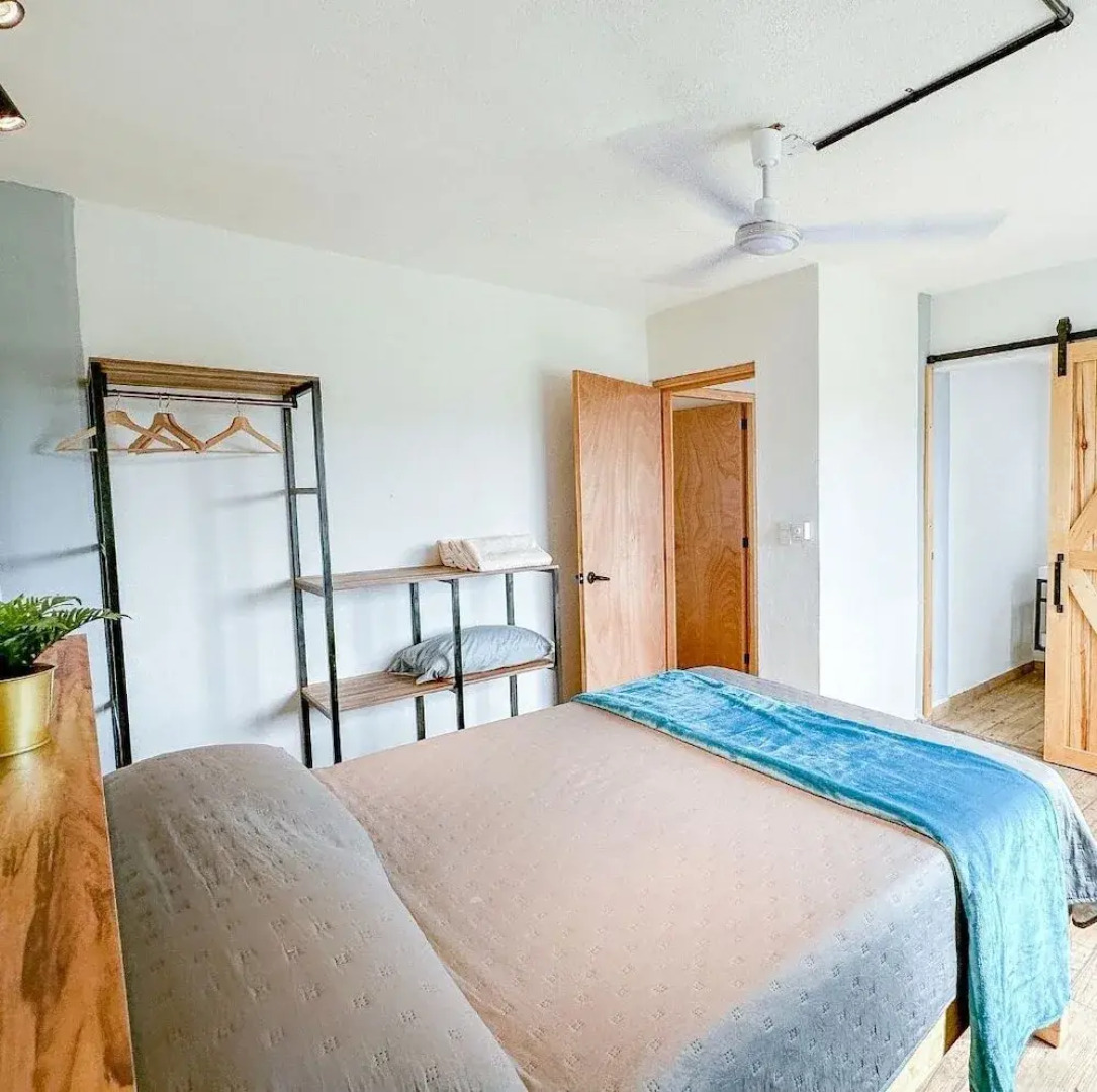 New Comfortable Retreat. Pool & BBQ