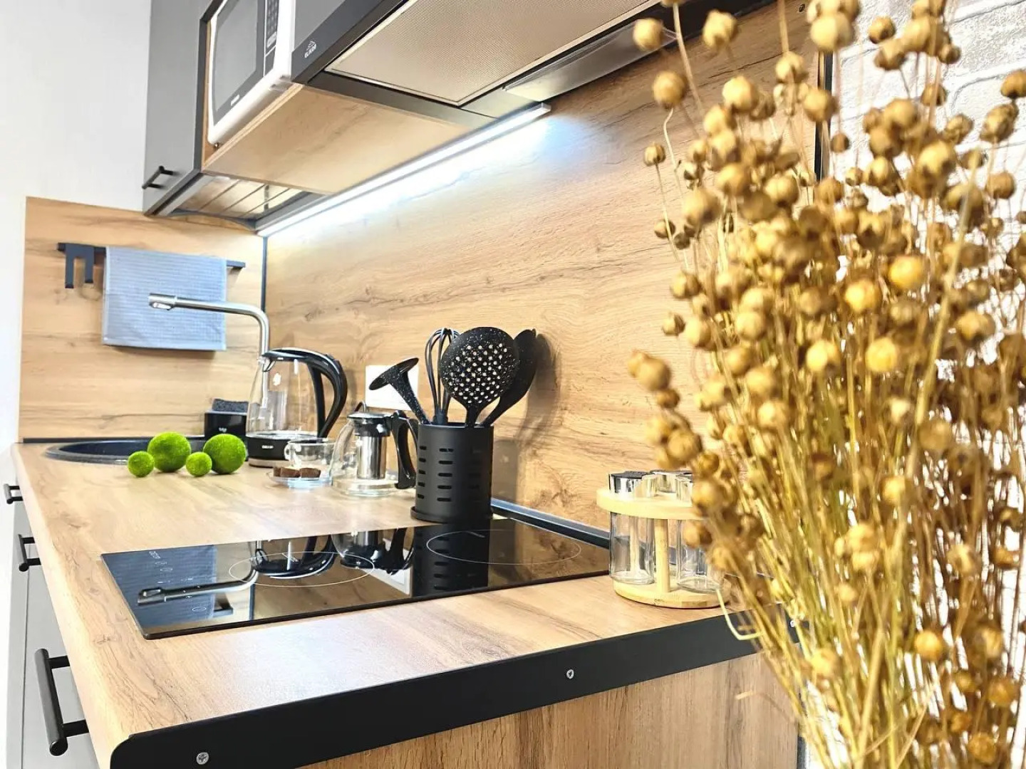 Поделам студия у ЖД вокзала