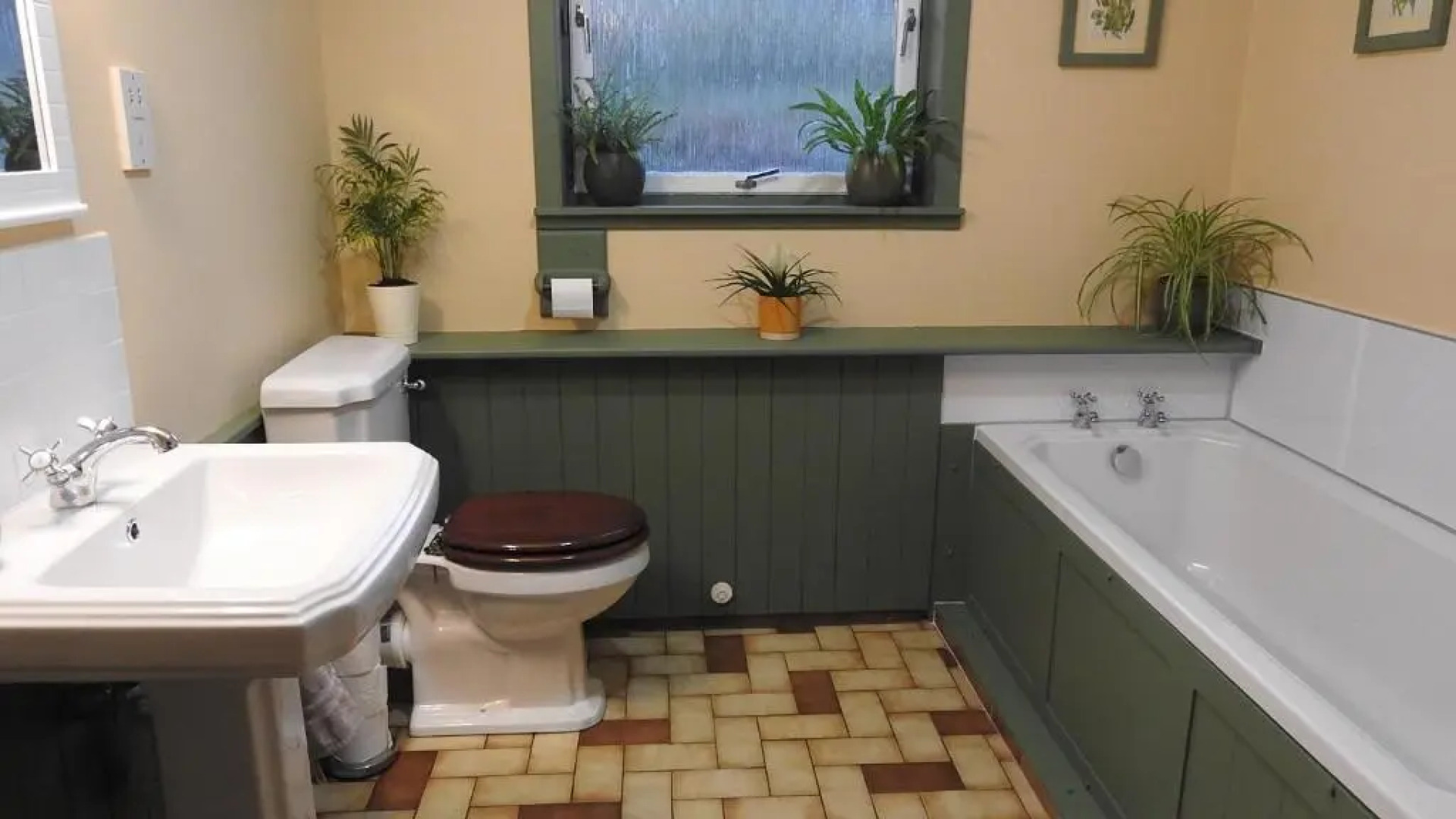 Invercassley Cottage B & B Suite