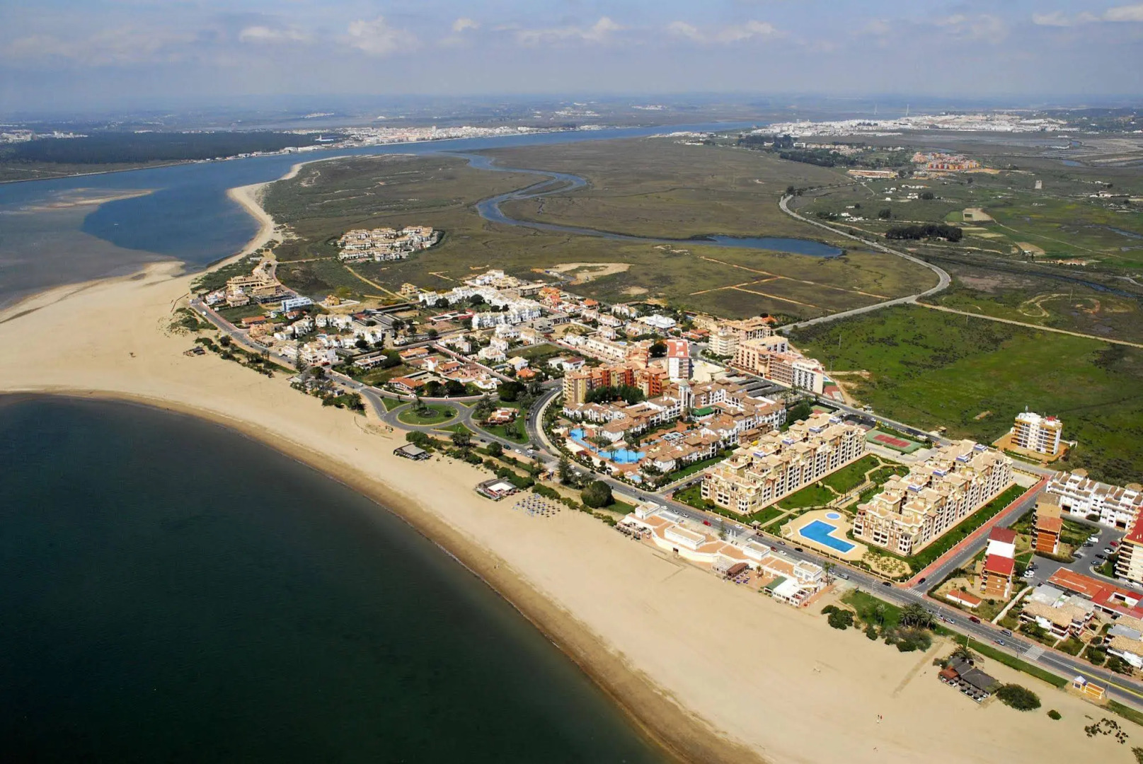 Leo Isla Canela Selection