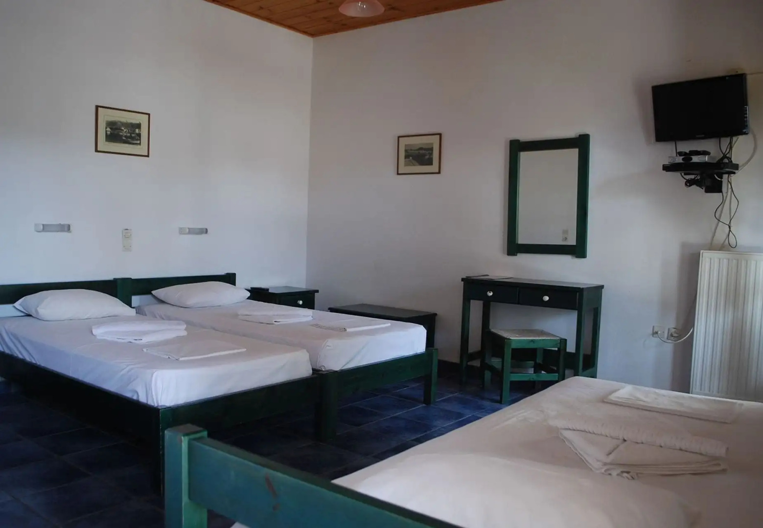 Sirocos Rooms And Studios