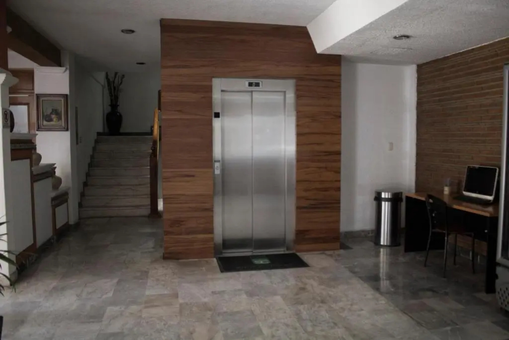 Estanza Hotel & Suites