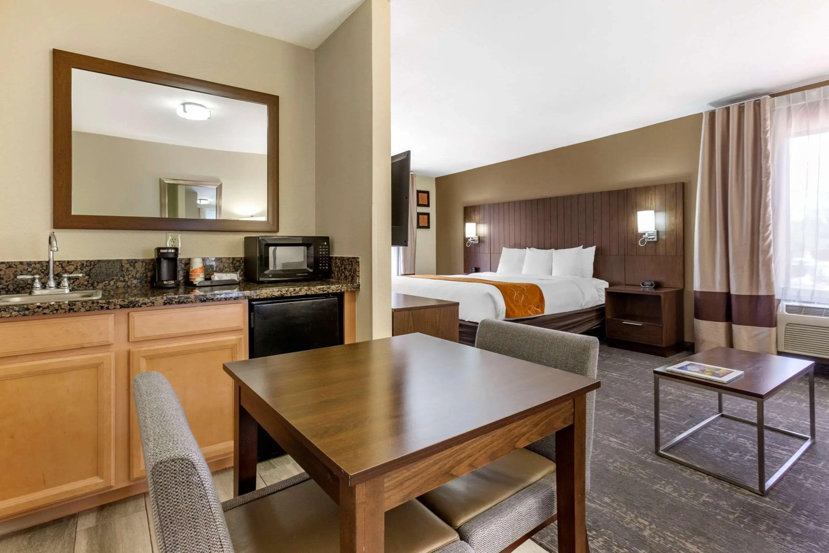 Comfort Suites Tucson near Sabino Canyon