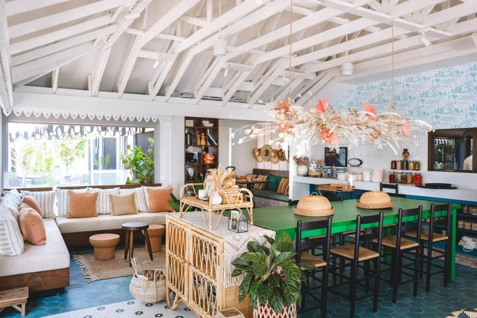 Hampton by Hilton Grand Cayman Seven Mile Beach