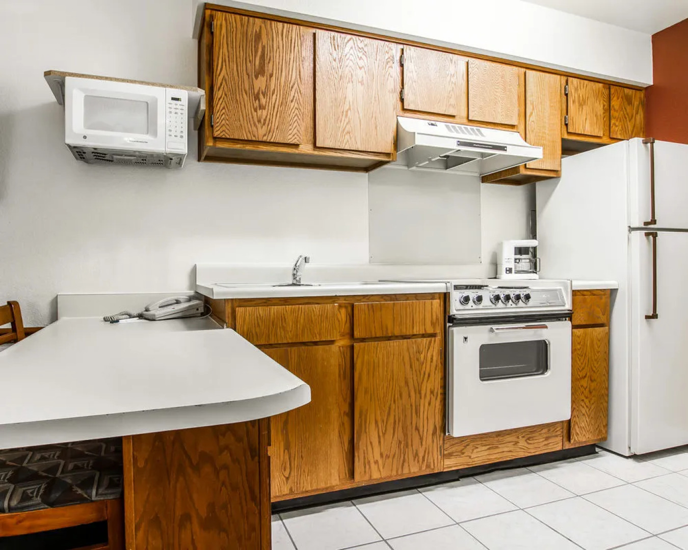 American Inn and Suites