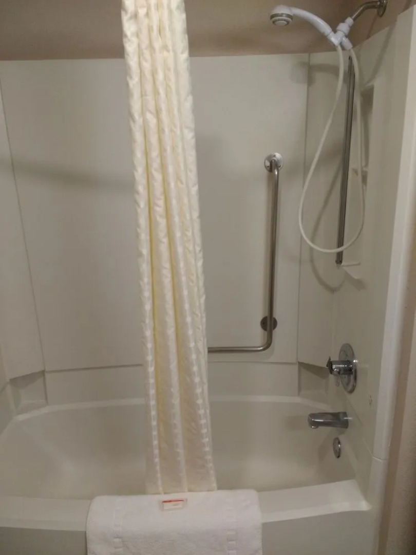 Baymont Inn & Suites Muncie Near Ball State University