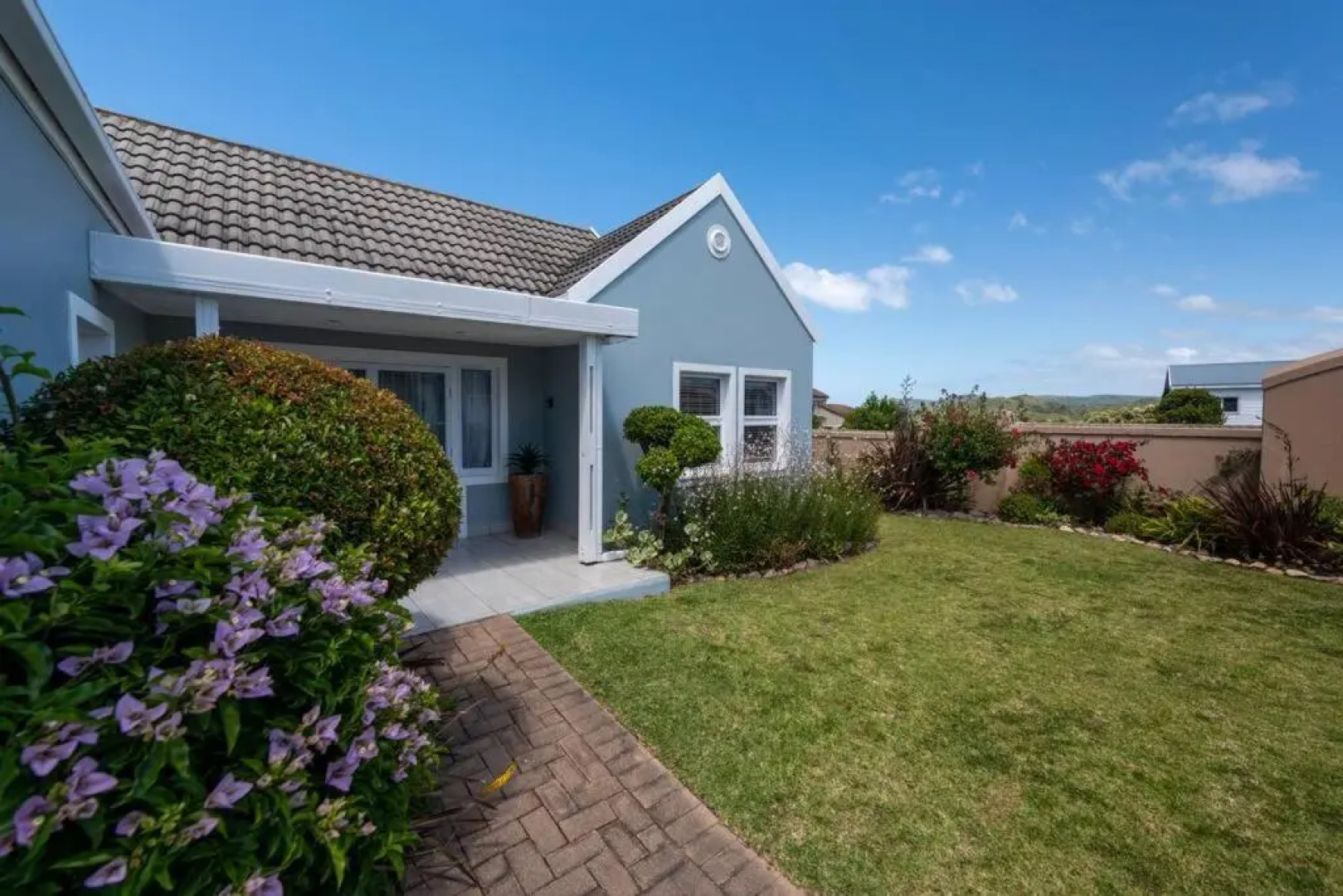 Sedgefield - Quick WALK to Beach. REDUCED Winter Rates - Sleeps 6 Guests