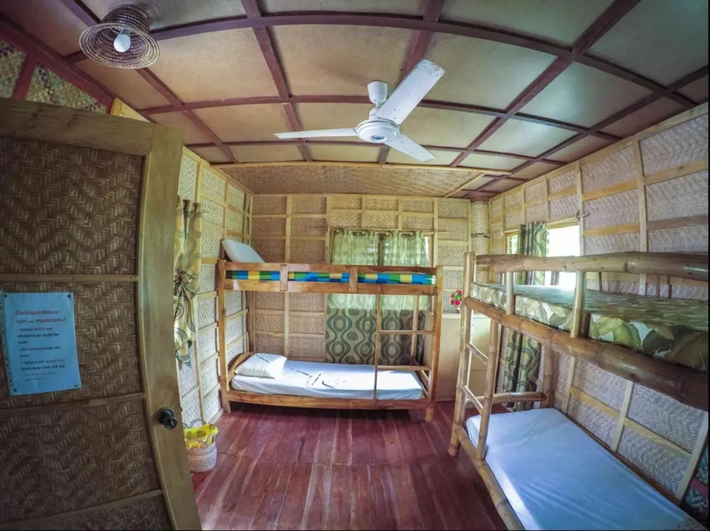 Chelle's Guest House and Backpackers - Hostel