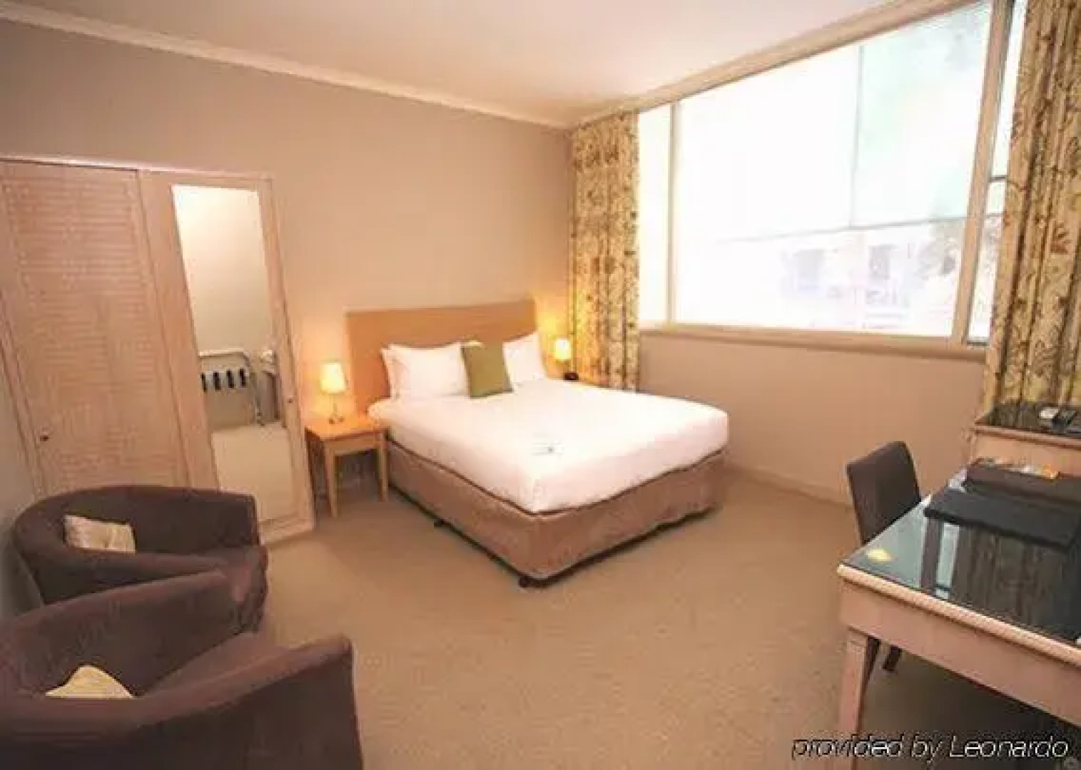 Quality Hotel Tiffins On The Park