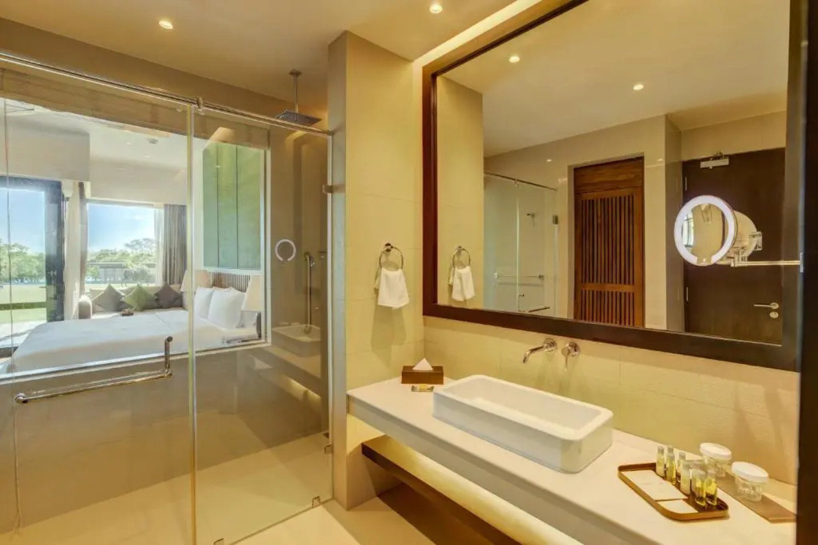 DoubleTree by Hilton Weerawila Rajawarna Resort