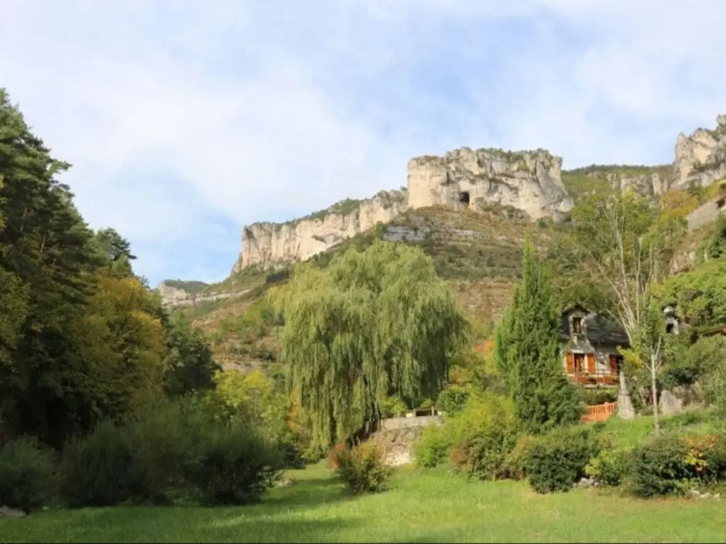 Villa With 4 Bedrooms In Saint-pierre-des-tripiers, With Wonderful Lake View, Private Pool, Furnished Garden - 41 Km From The Slopes