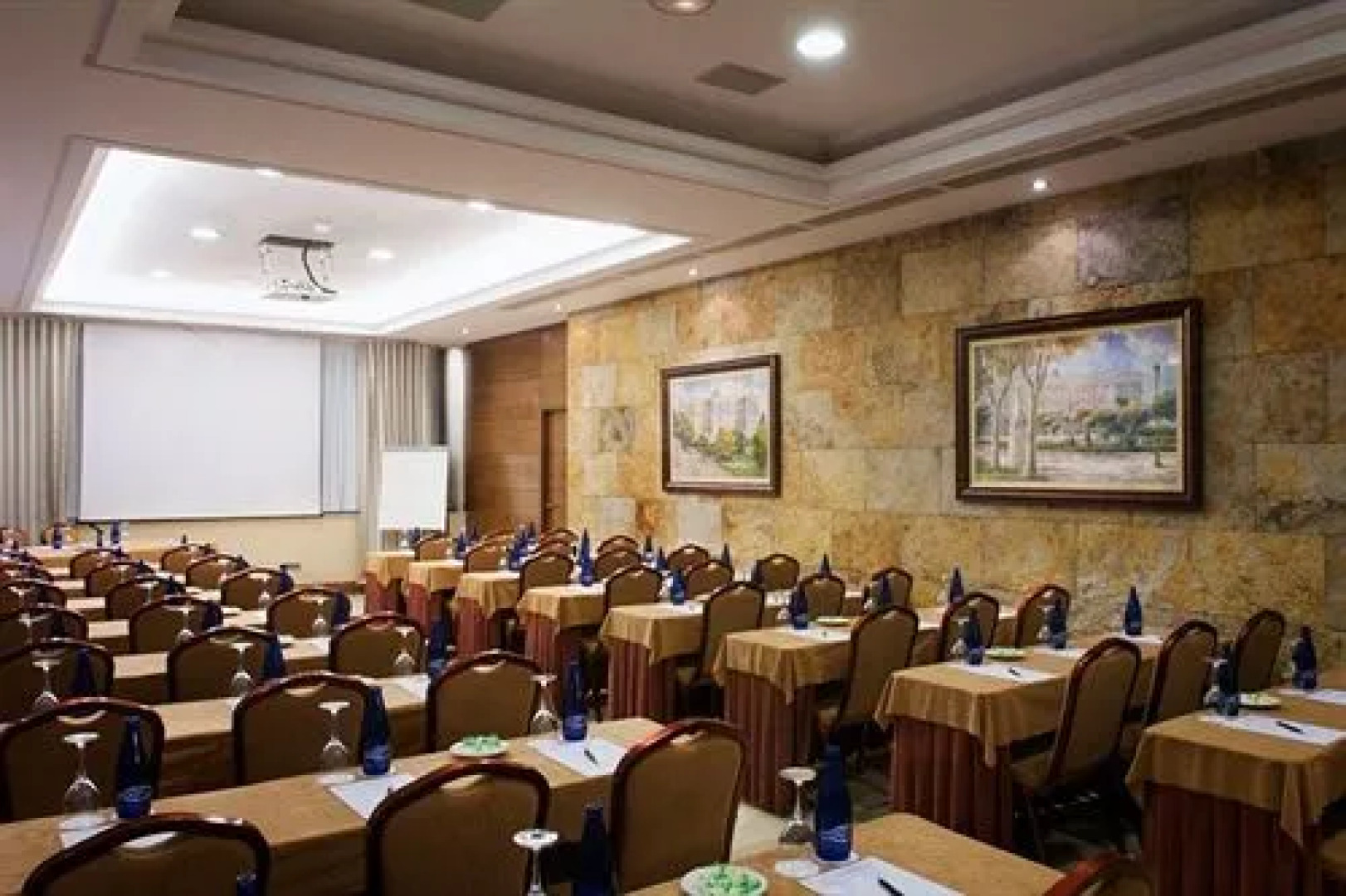 Egido Plaza De Santiago