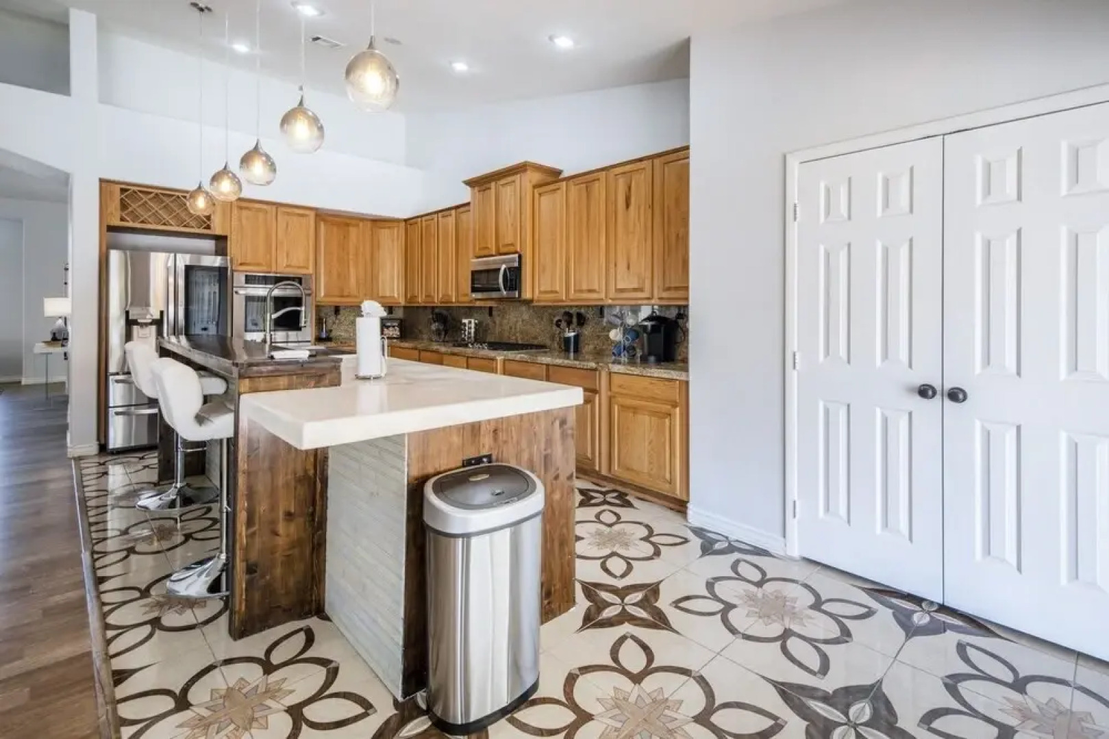 Amazing 4 Bd Las Vegas Home w/ Pool & Spa!