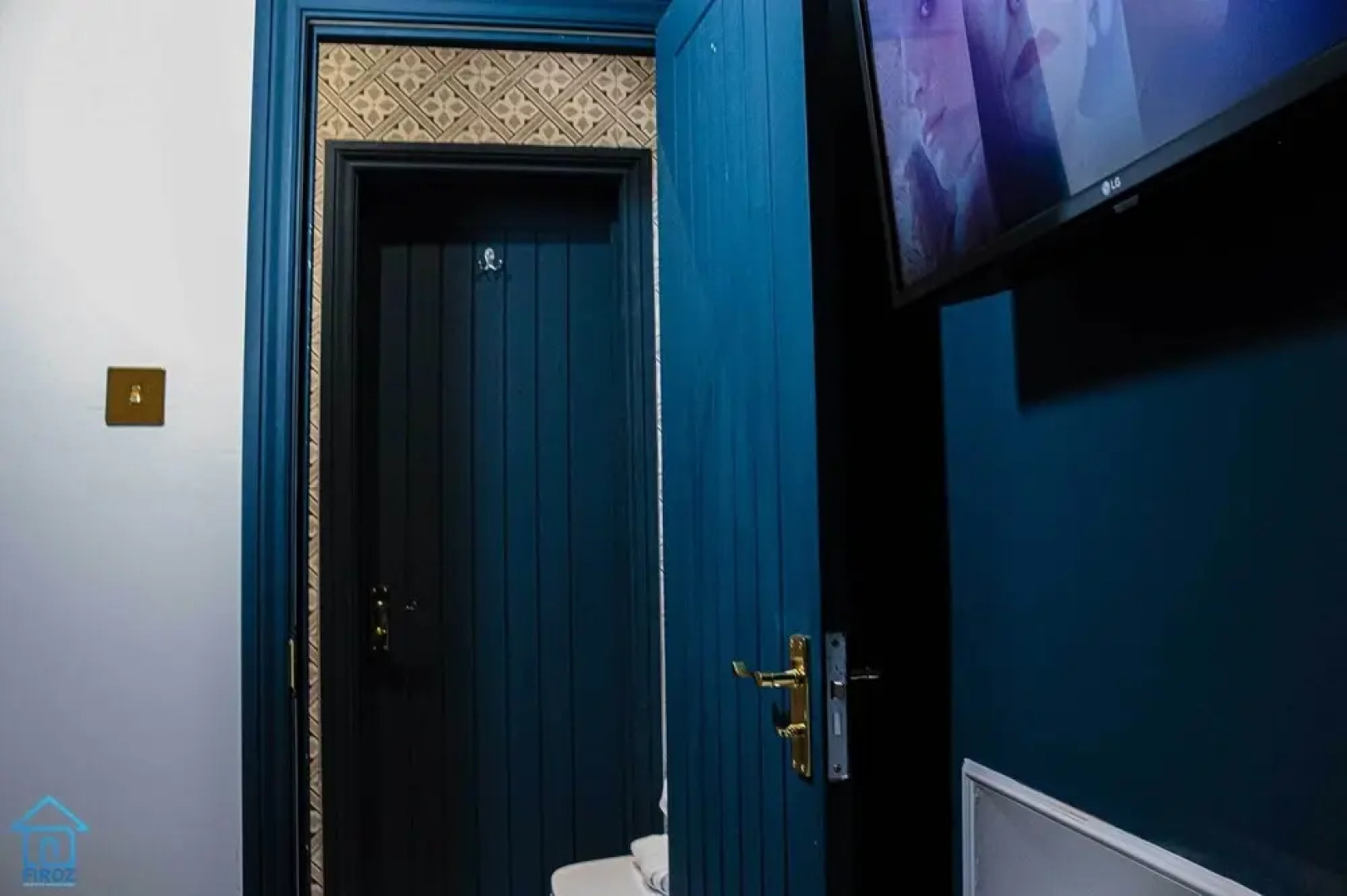 York Contractor House by Firoz Property Management