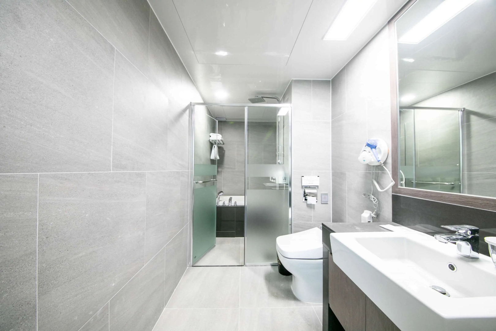 Golden Tulip Essential Namgang