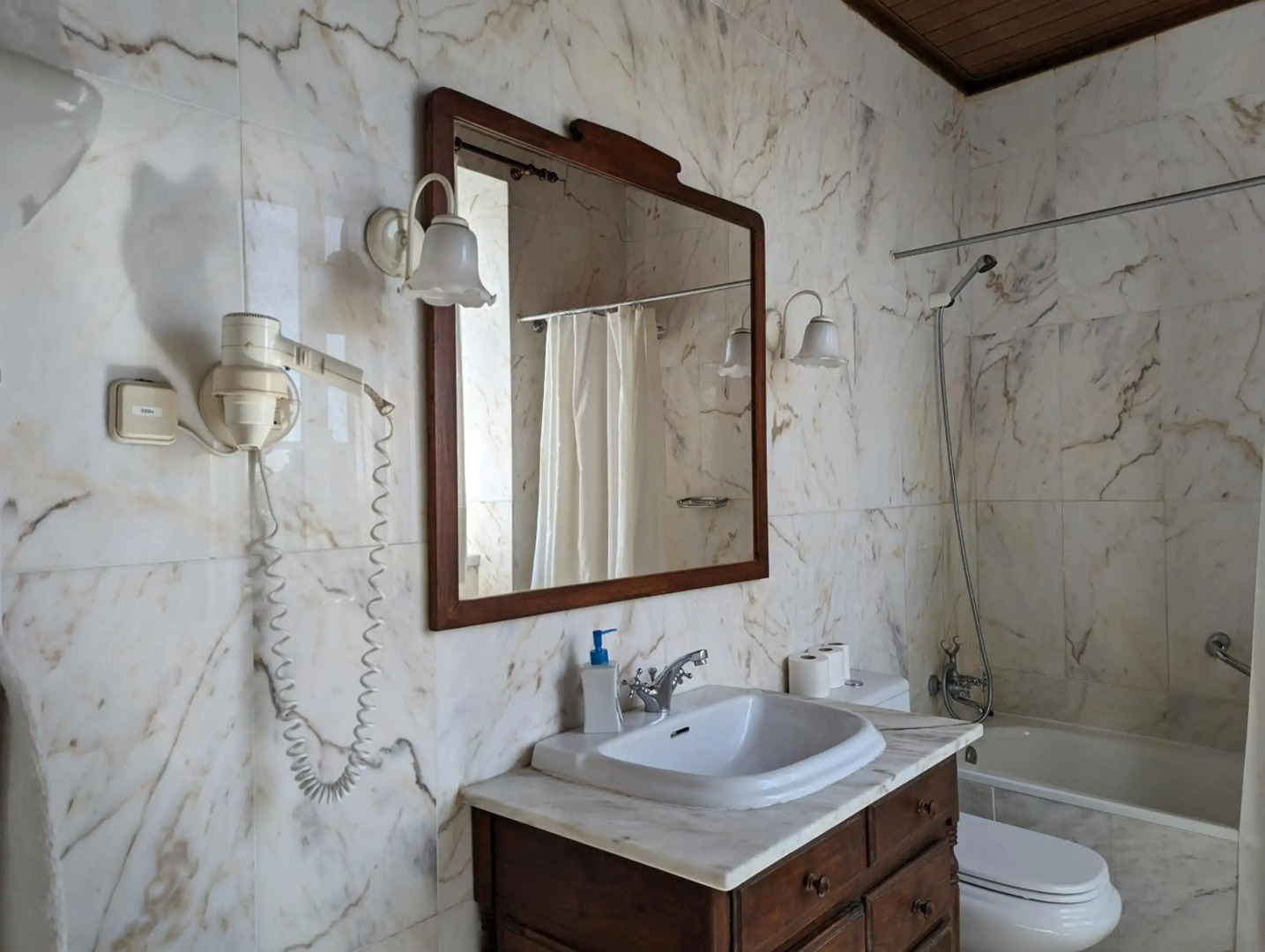 Hotel Solar De Monfalim