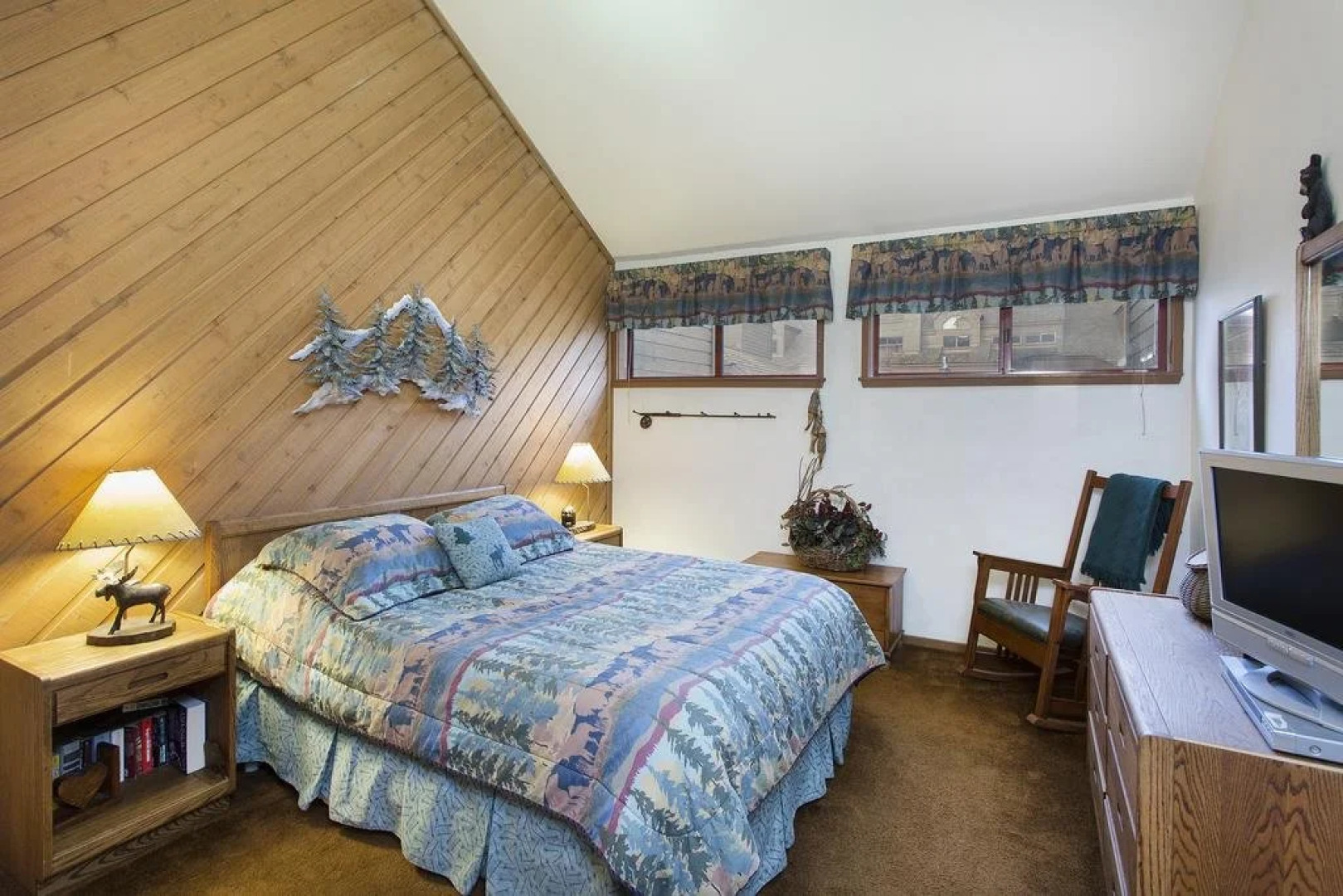 Aspen Creek by 101 Great Escapes