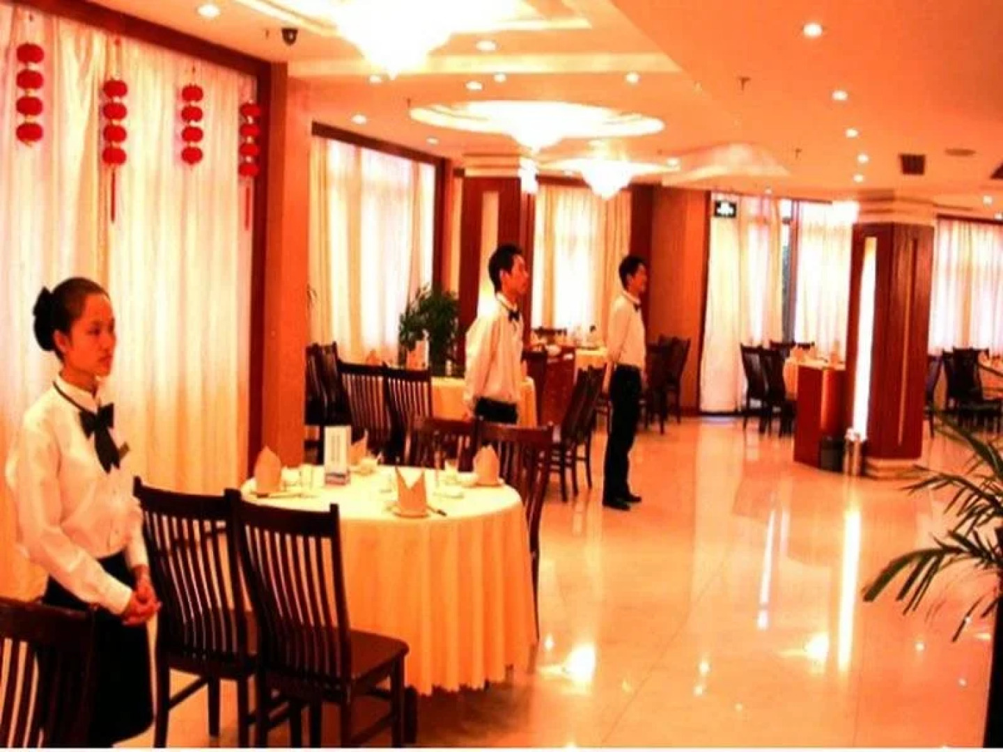 Yiwu Bairui Hotel