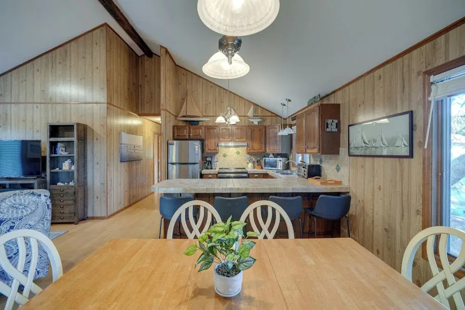 Outer Banks Retreat - Walk to Beach!