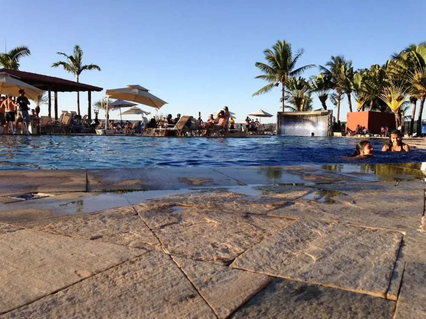 Lake Side Apart Hotel