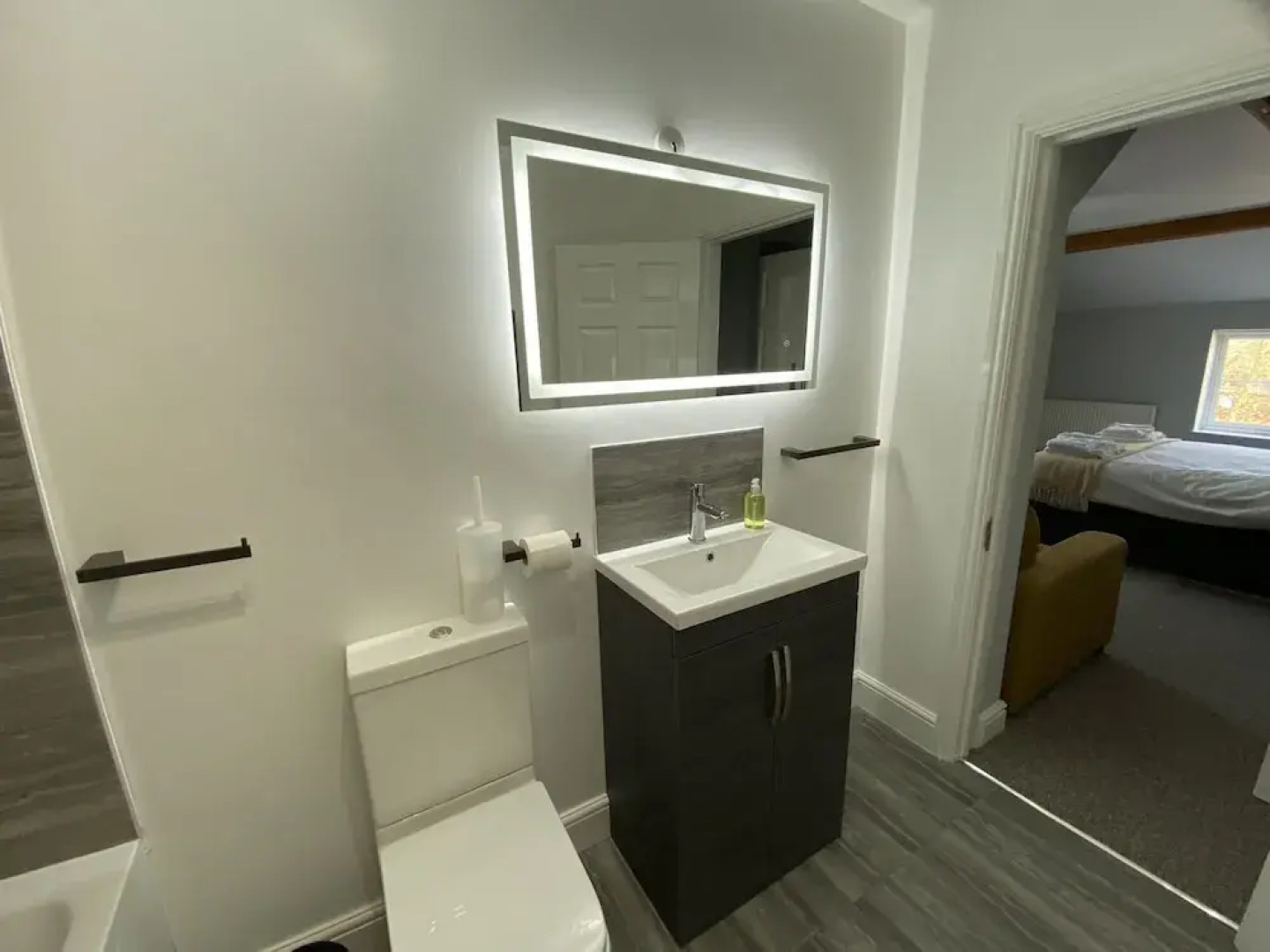 The Roade House Rooms