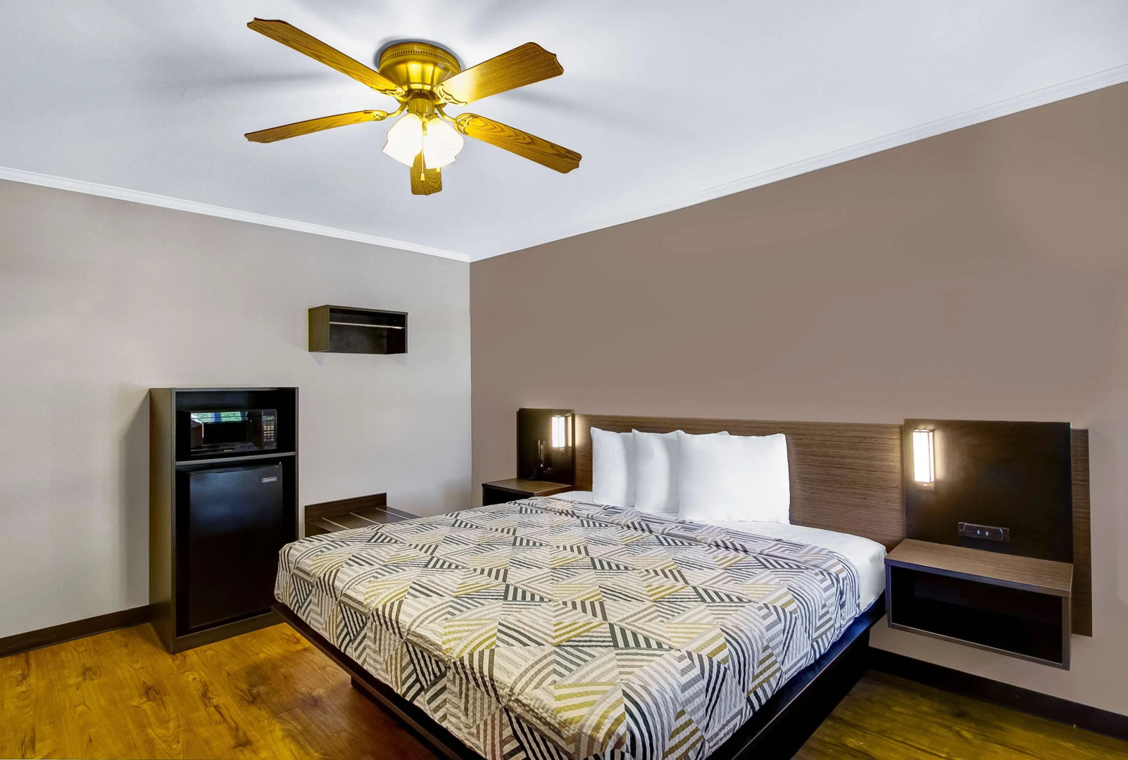 Motel 6 Front Royal, VA