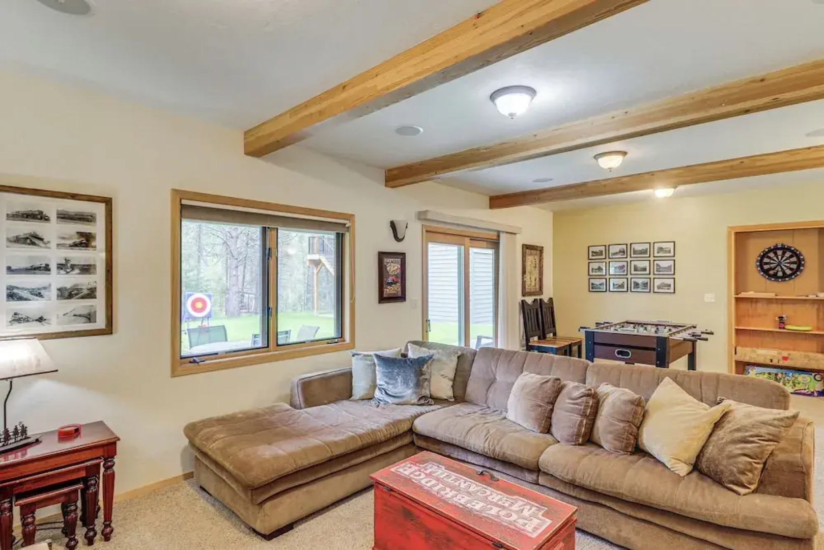 Scenic Forest Lodge Outside Glacier National Park!