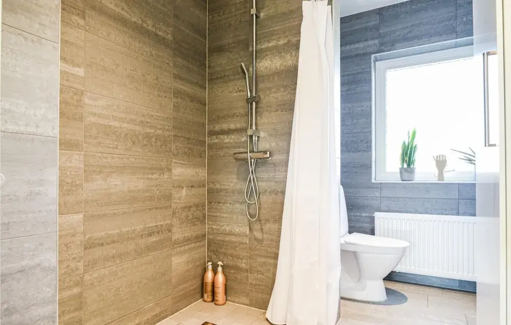 Awesome Home in Torslanda With 4 Bedrooms, Sauna and Wifi