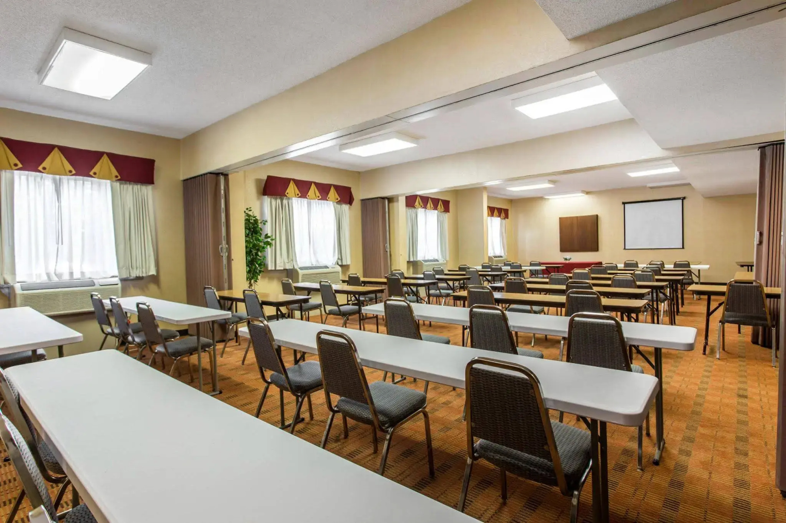 Lake Norman Inn and Suites