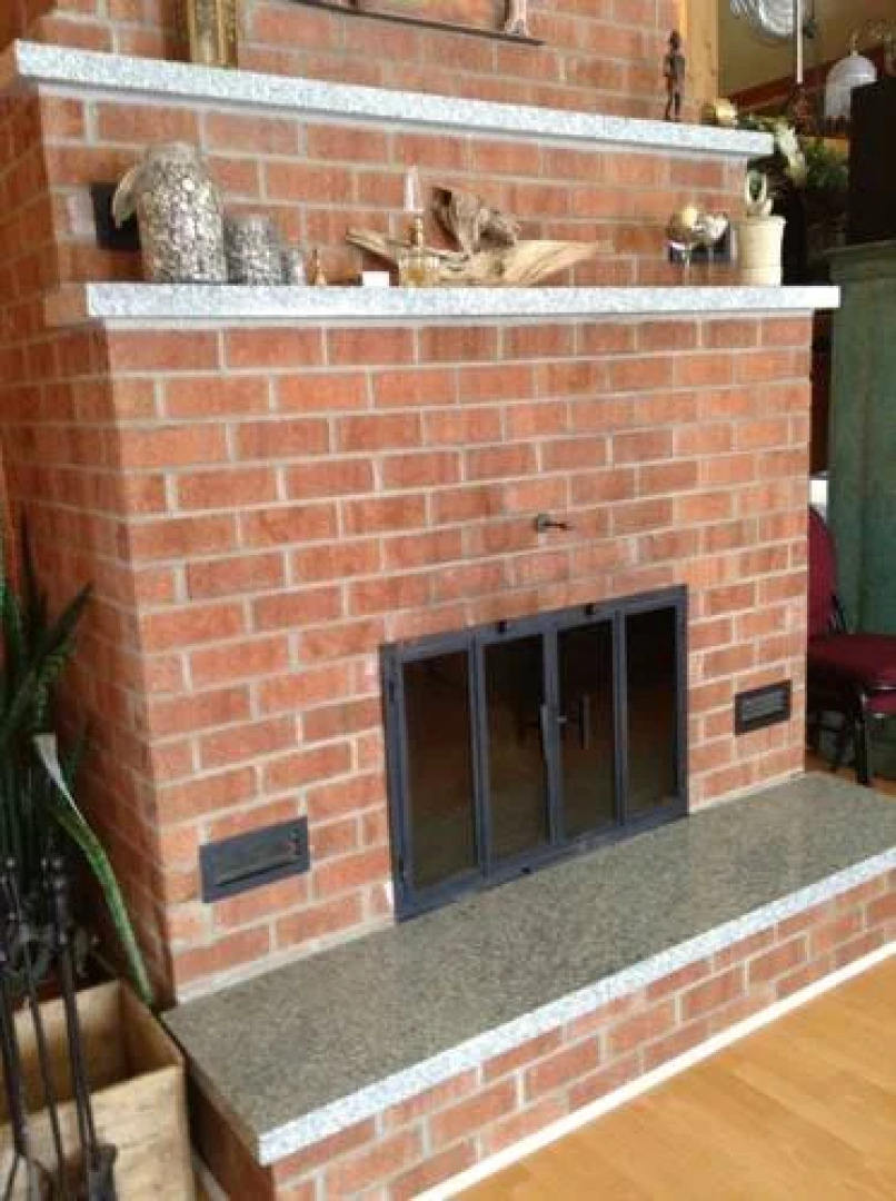 Table dans les nuages