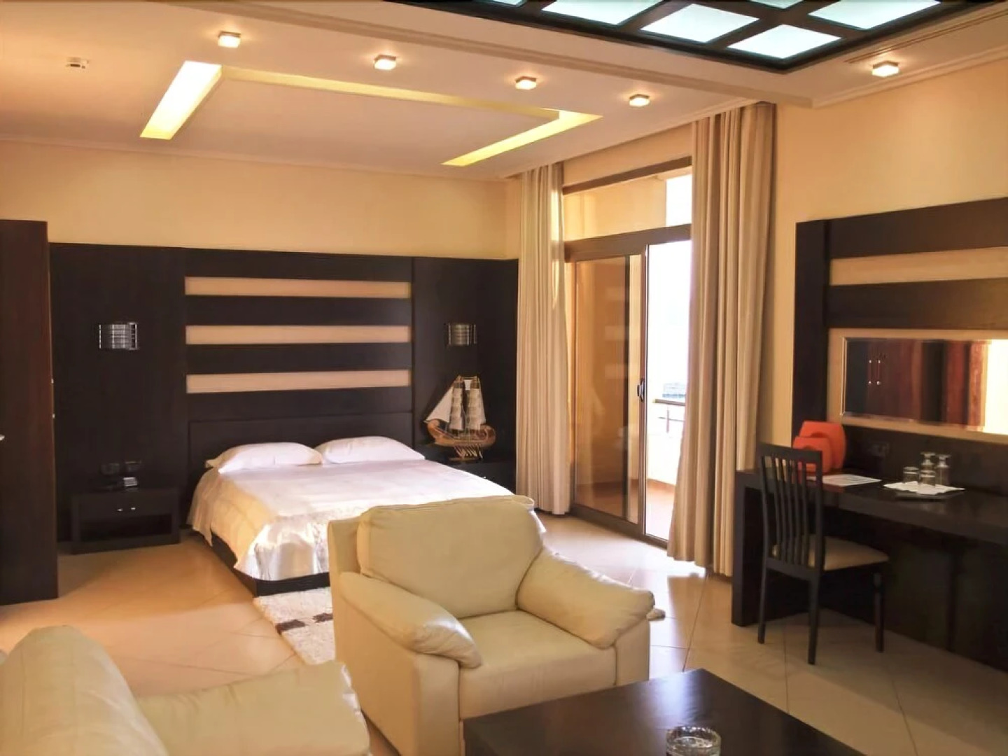 Paradise Beach Hotel