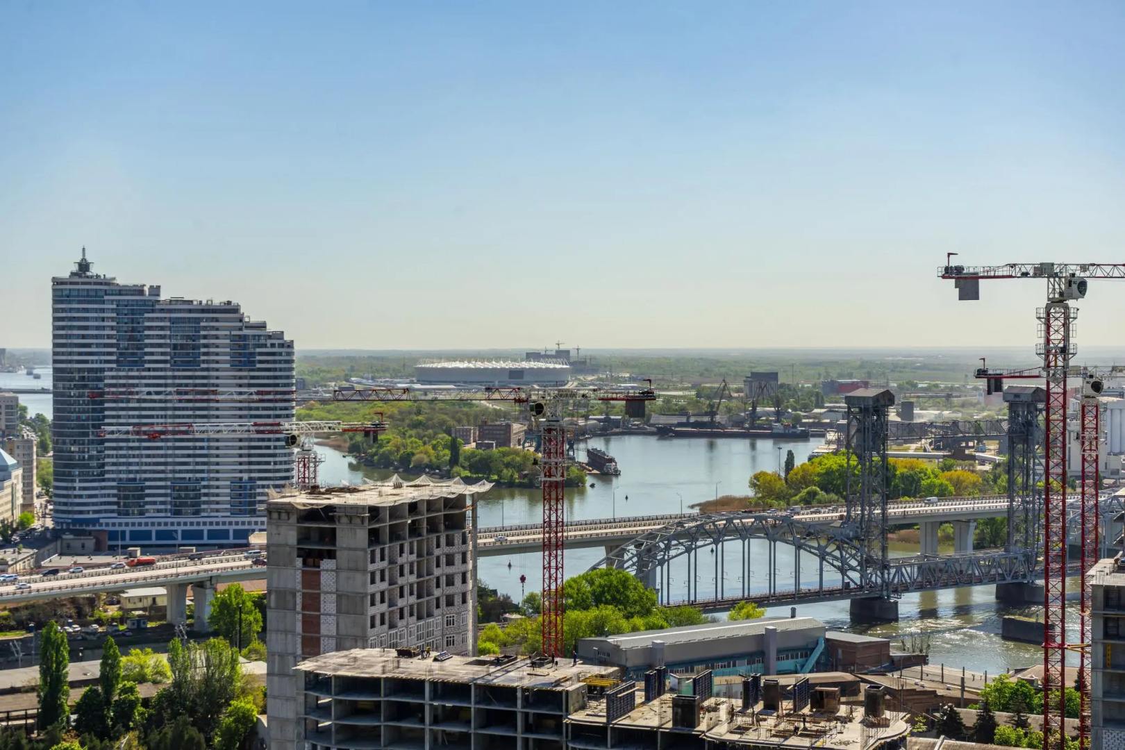 Вершина на переулке Зеркальный