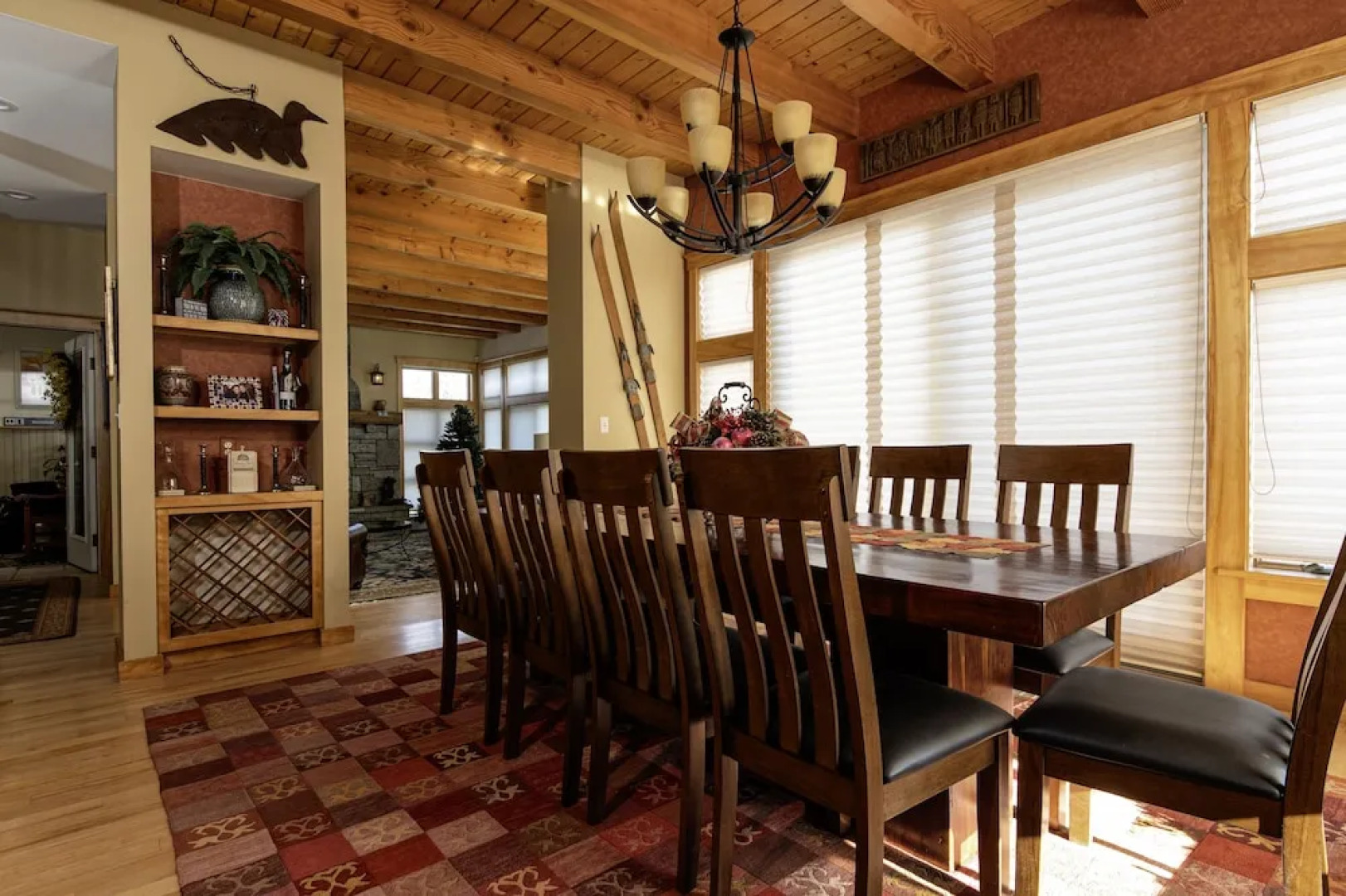 Luxury 6br Solitude Ge- Indoor Bball Court, Private Tub 6 Bedroom Home by RedAwning