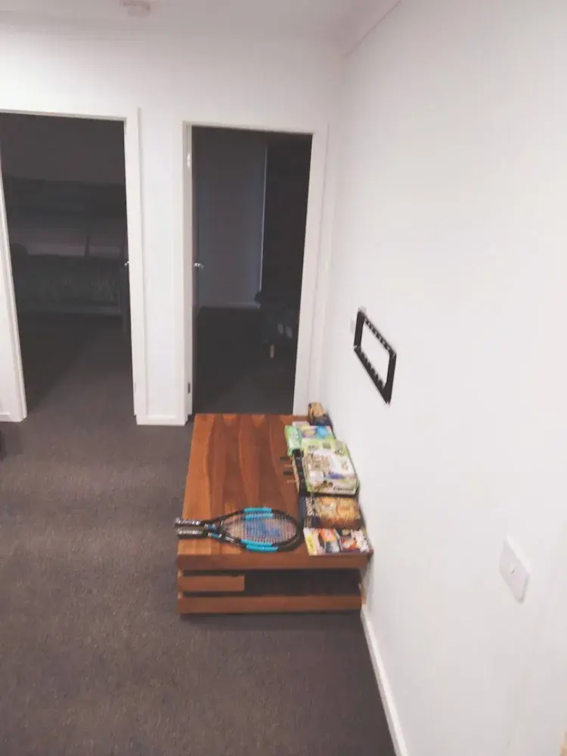 Modern & Cosey 4bedroom House Walk to Beach