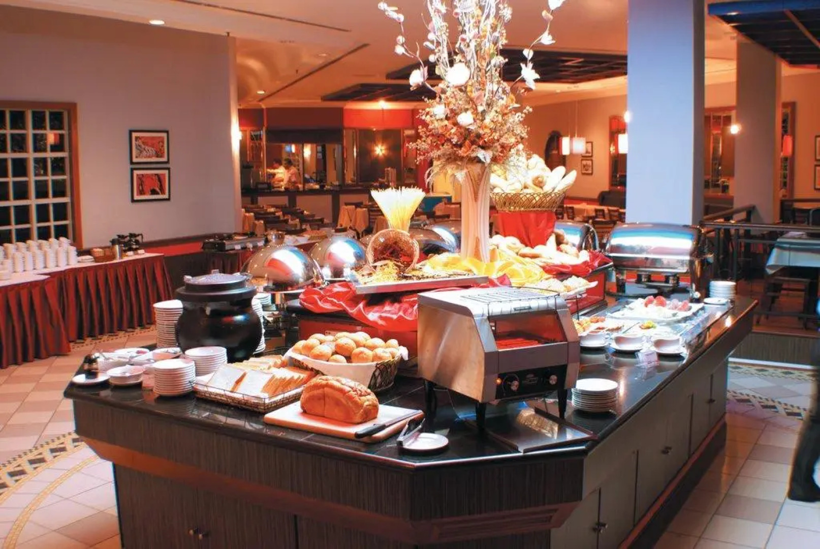 Flamingo Hotel by The Lake