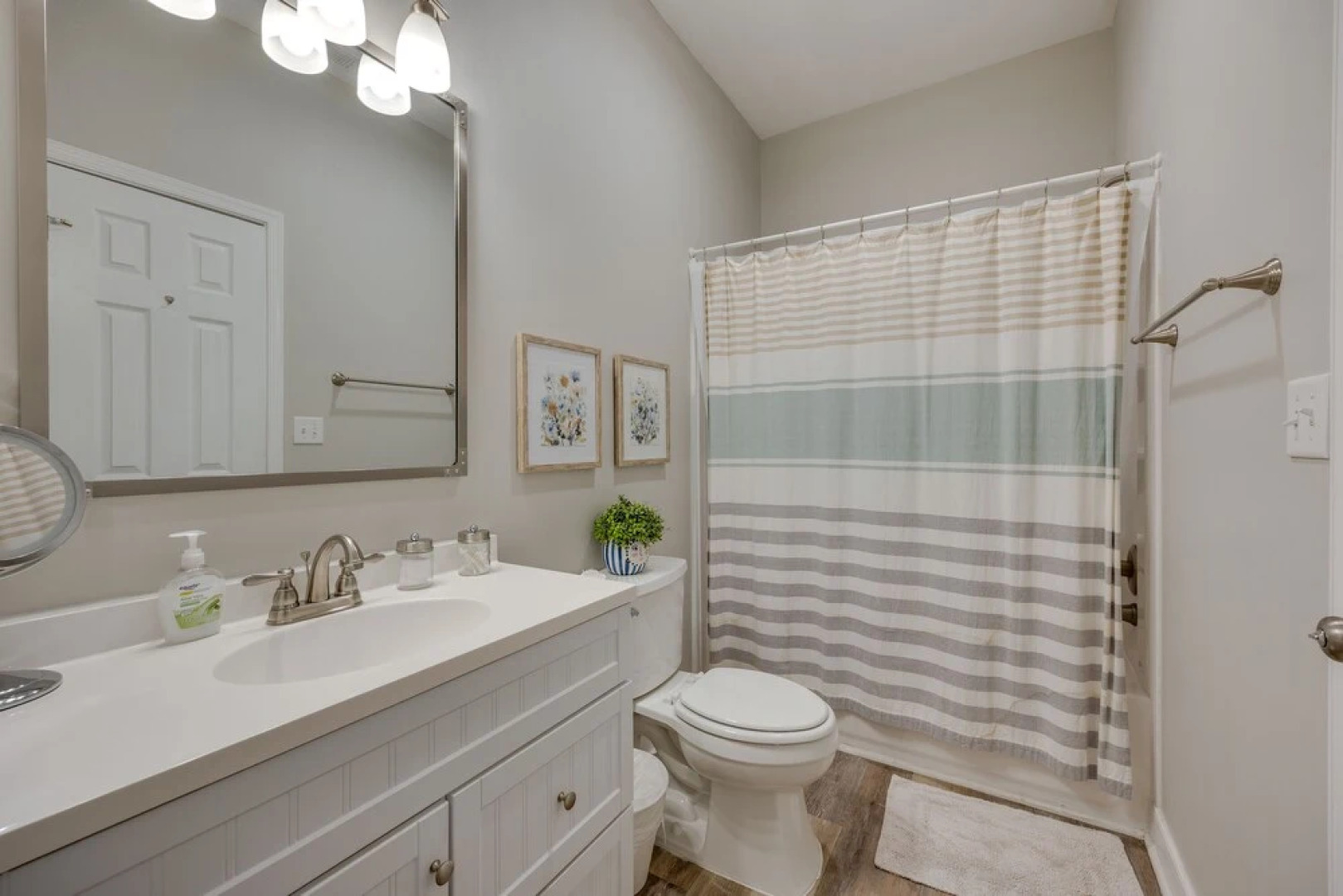 Charming Richmond Retreat Near Riverside Park!