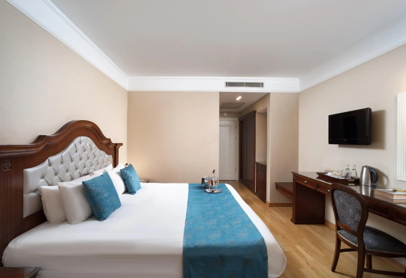 Trafo Hotel