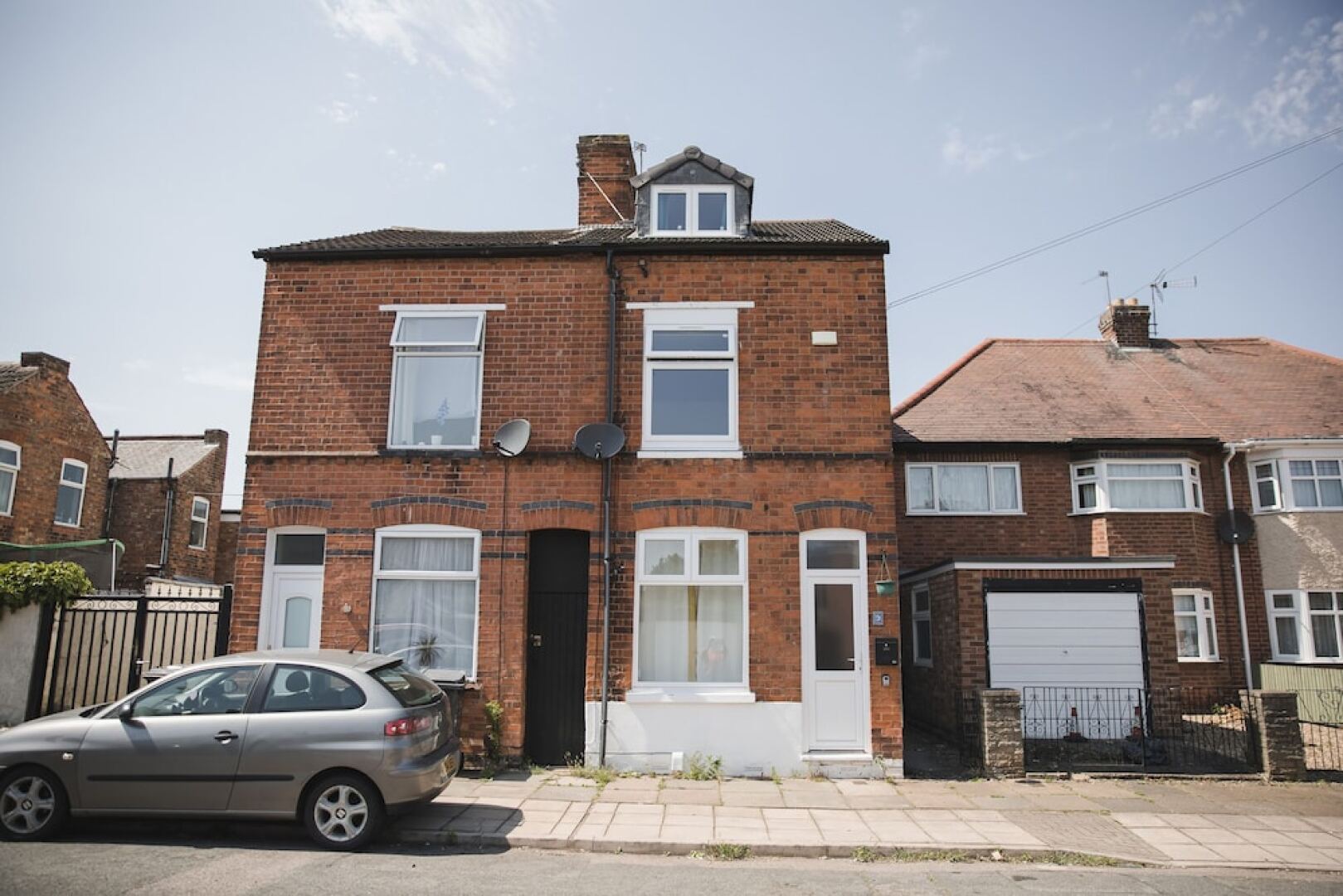 Riverside Park House by Paymán Club